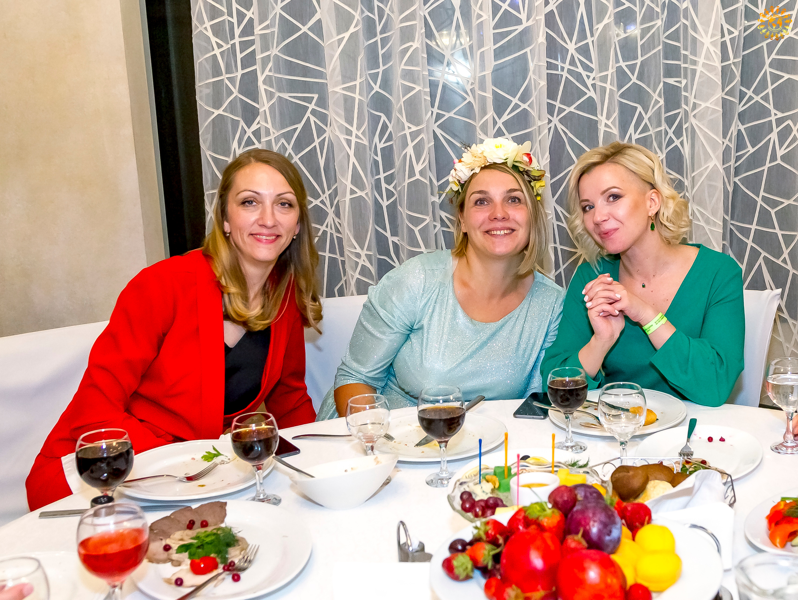 Выпускной 2022 (Москва, ресторан «Времена года»). Репортажная съемка в Москве и области. Анималистика