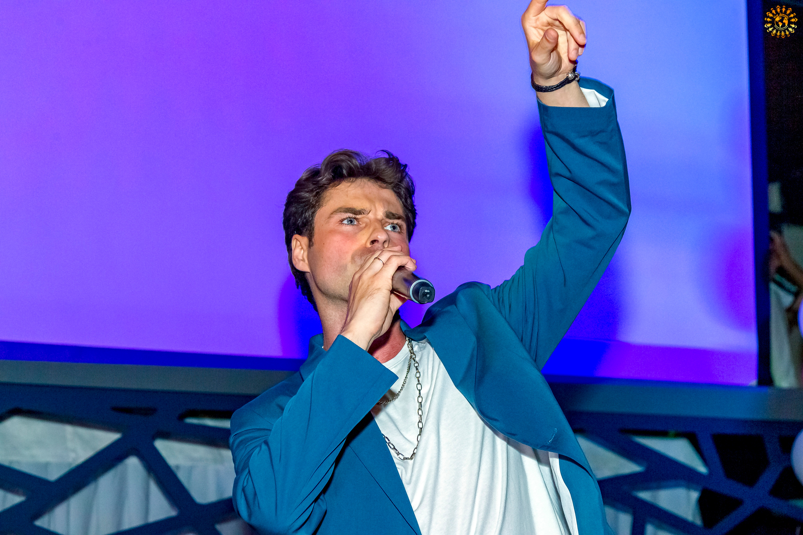 Выпускной 2022 (Москва, ресторан «Времена года»). Репортажная съемка в Москве и области. Анималистика