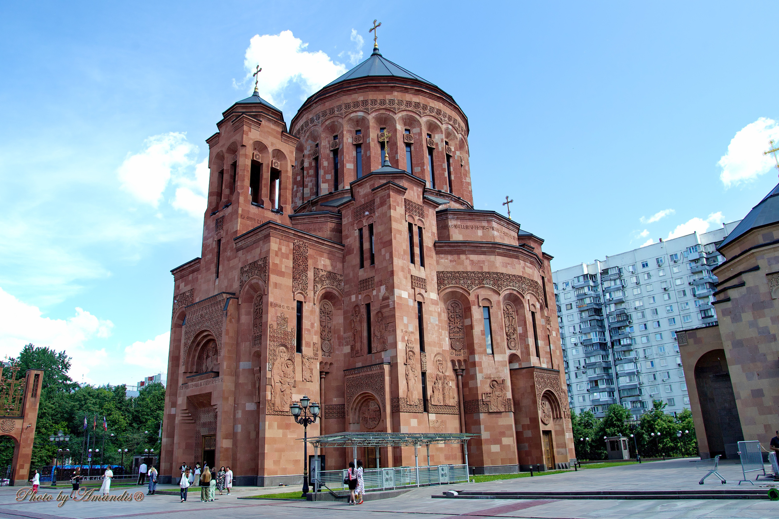 Крещение в армянской церкви. Репортажная съемка в Москве и области. Анималистика