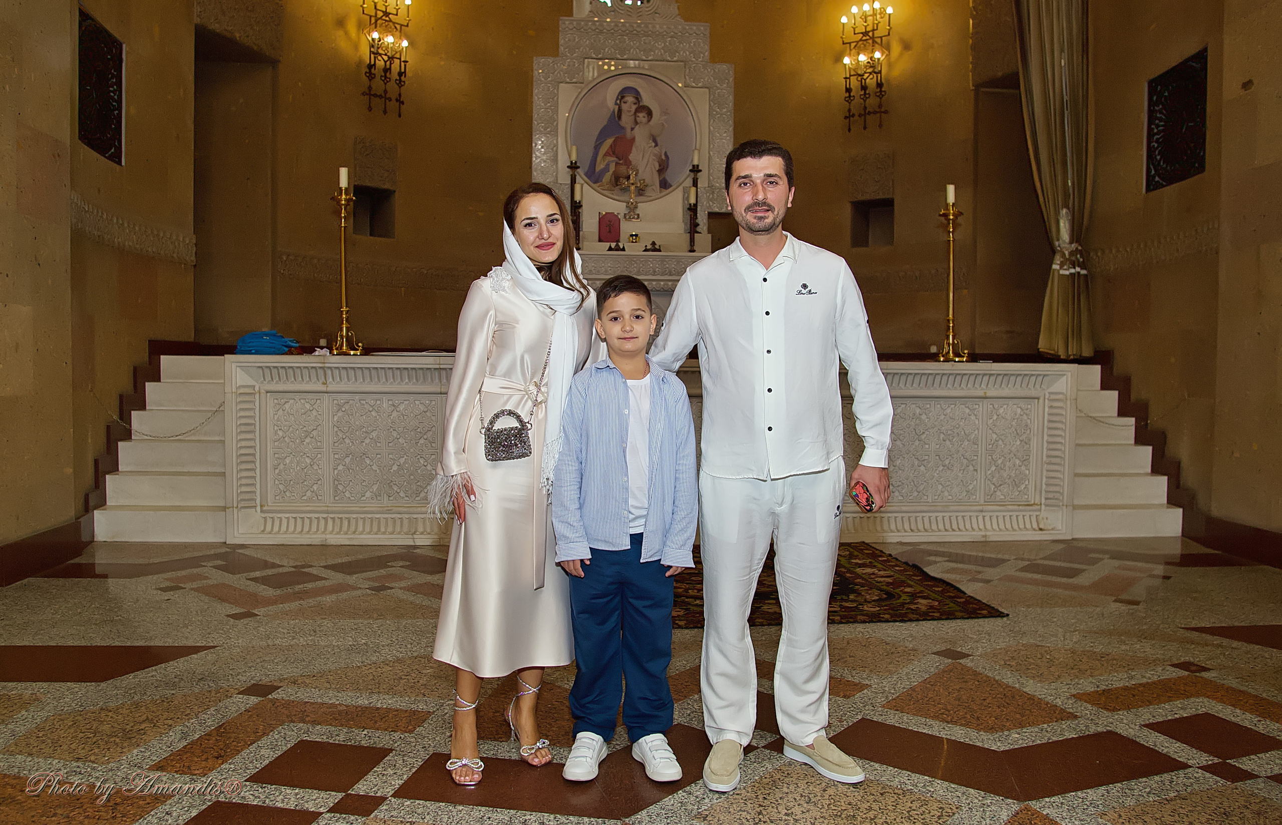 Крещение в армянской церкви. Репортажная съемка в Москве и области. Анималистика