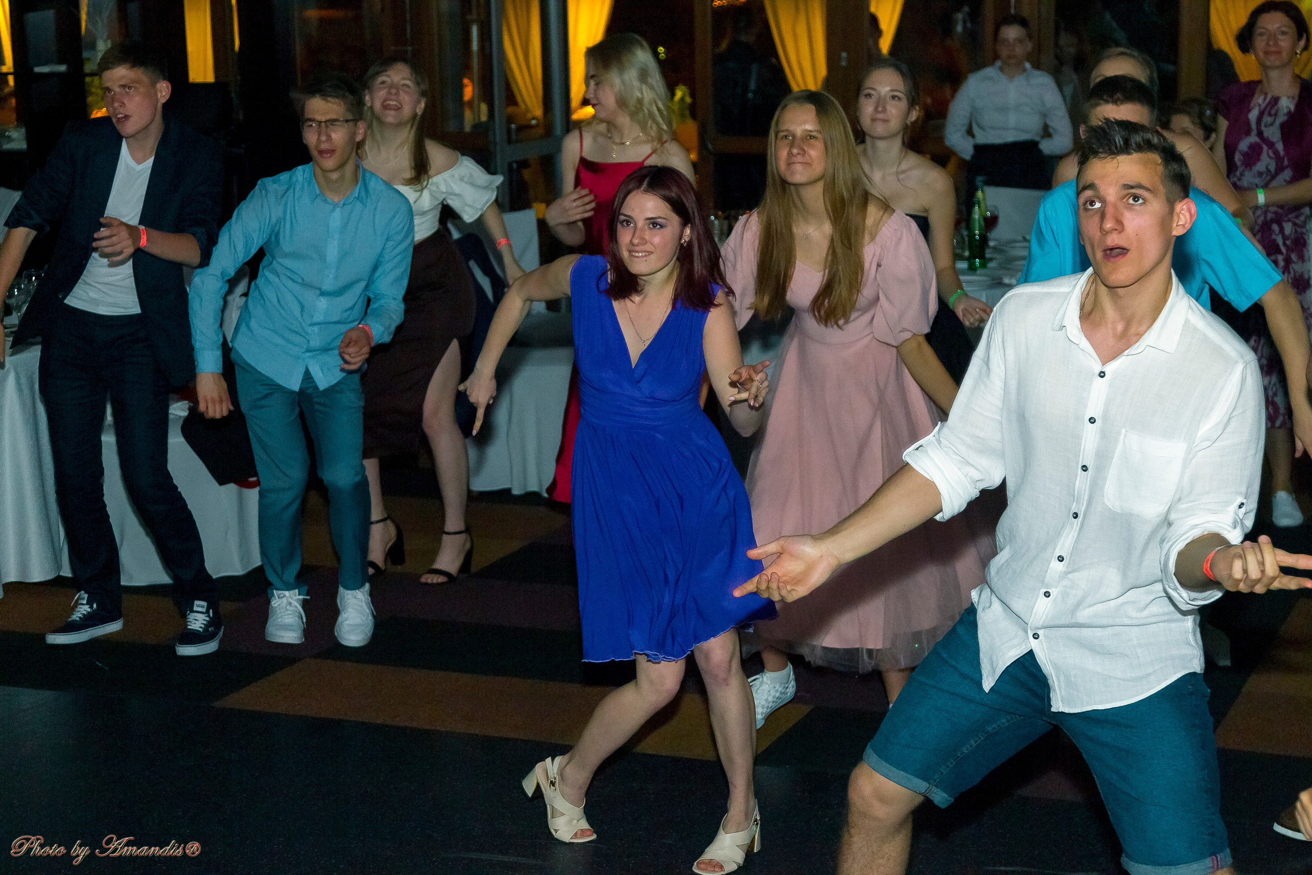 Выпускной 2022 (Москва, ресторан «Времена года»). Репортажная съемка в Москве и области. Анималистика