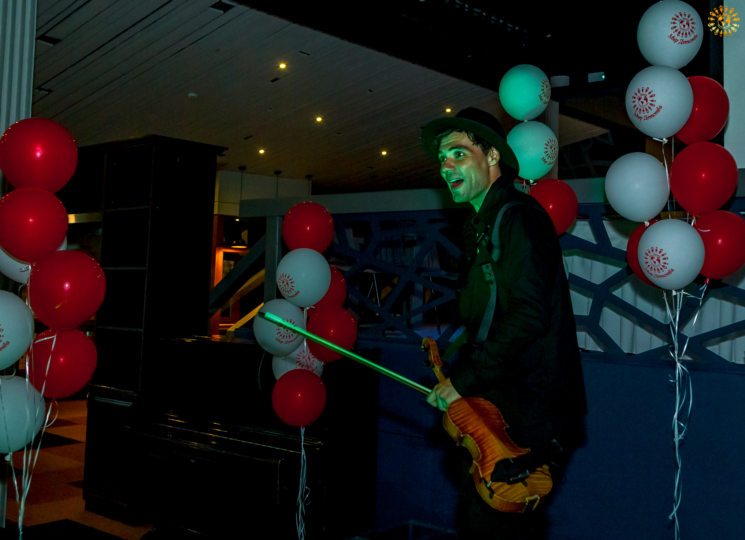 Выпускной 2022 (Москва, ресторан «Времена года»). Репортажная съемка в Москве и области. Анималистика