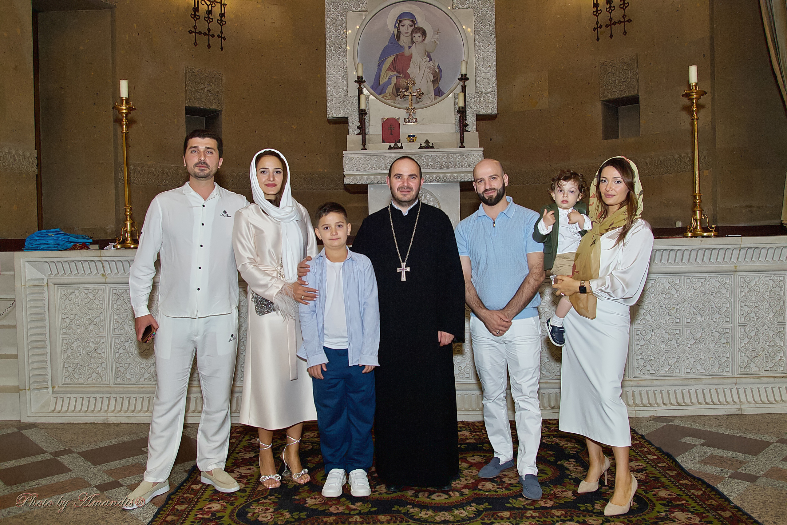 Крещение в армянской церкви. Репортажная съемка в Москве и области. Анималистика
