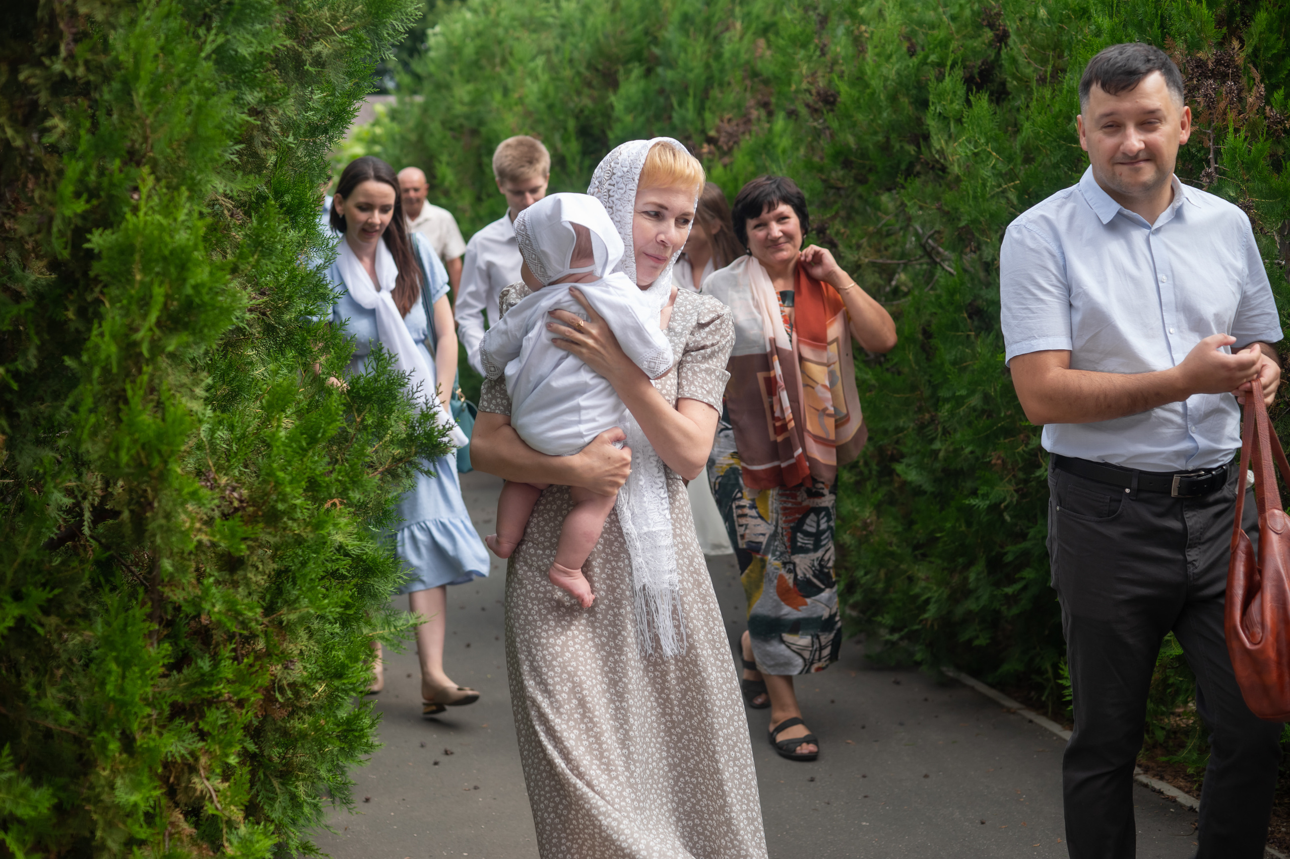 Крещение младнеца в храме. Ольга Плаксина фотограф в Саратове
