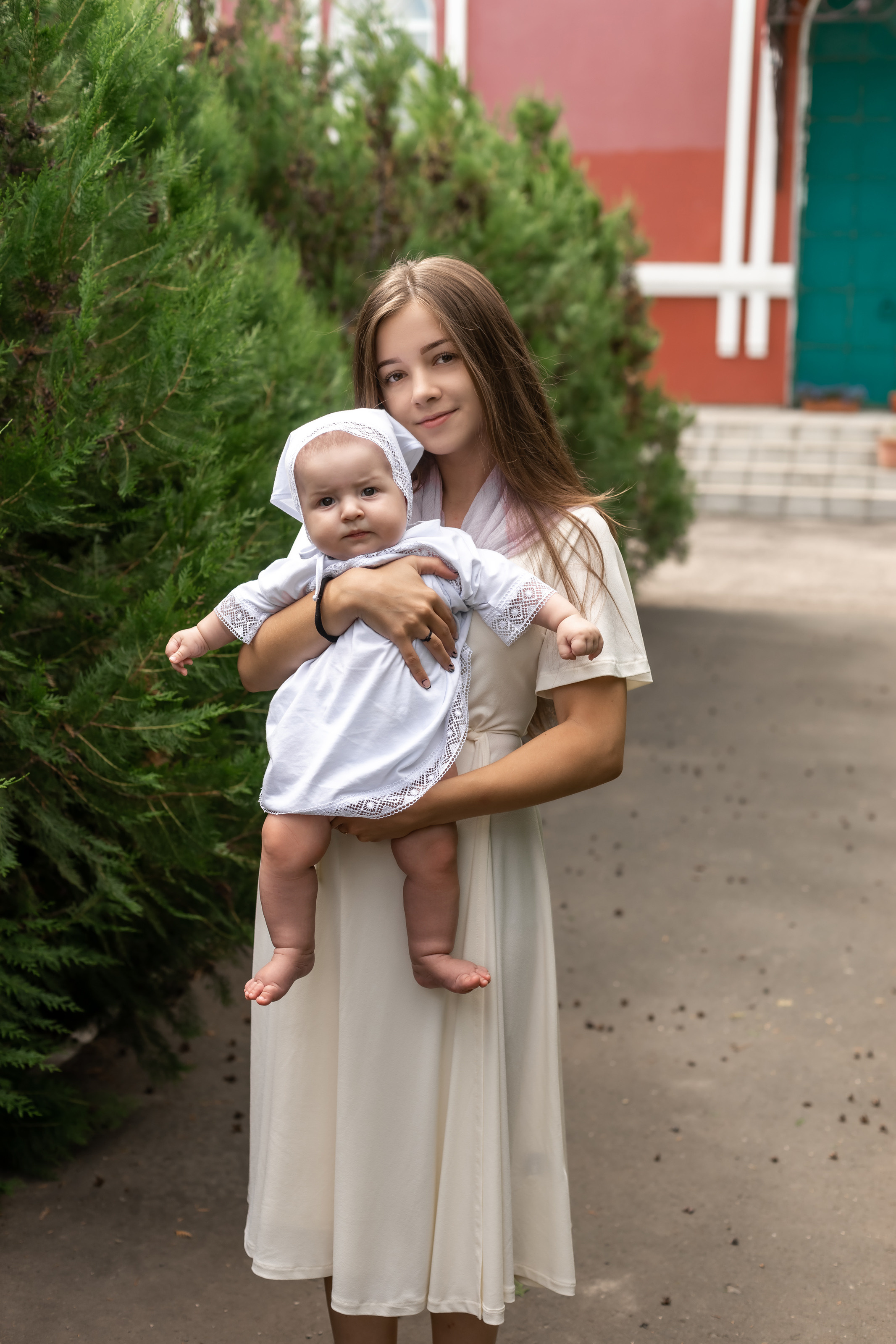 Крещение младнеца в храме. Ольга Плаксина фотограф в Саратове