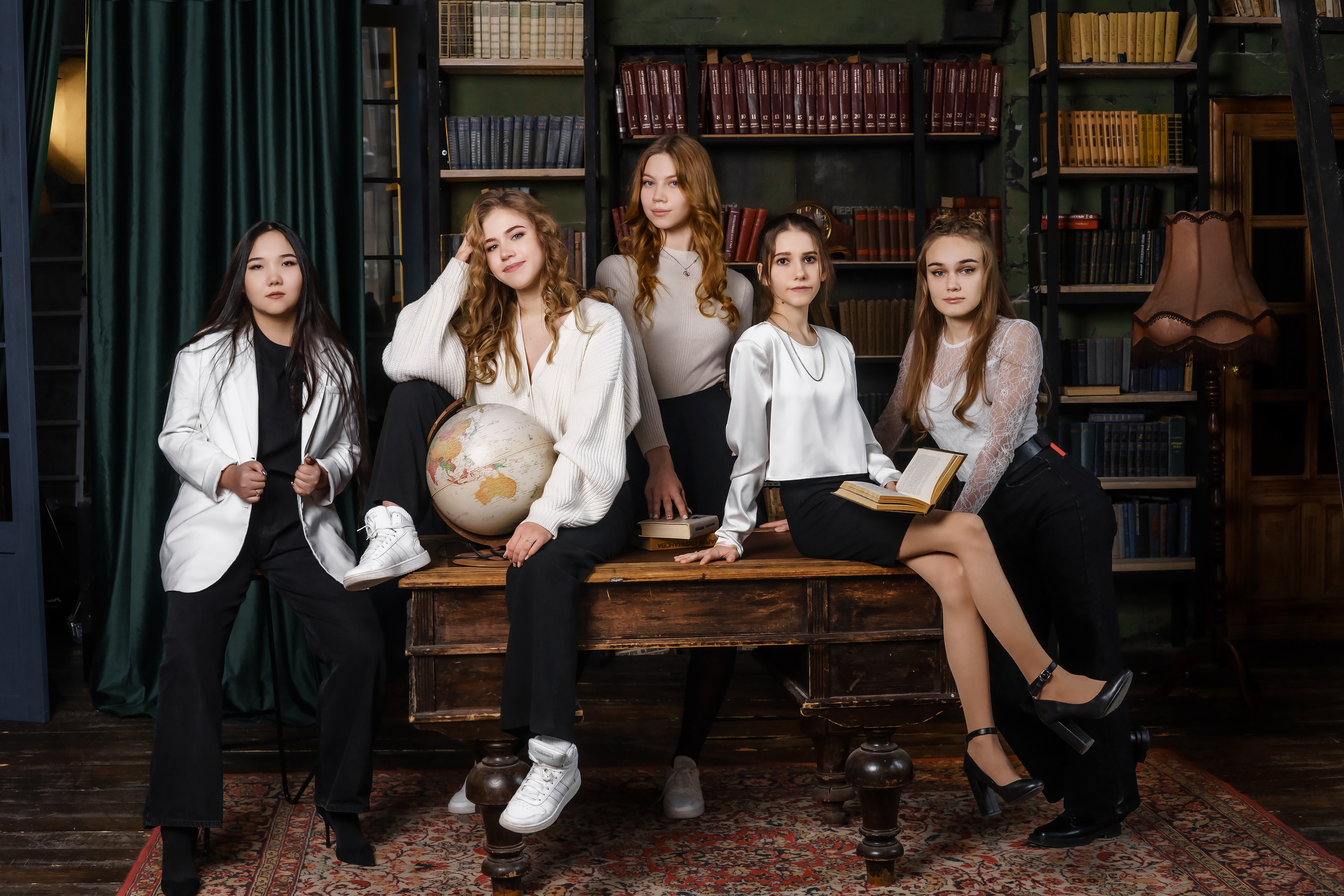 СТУДИЯ «Культура» сьемка для альбома СОШ 57 -11кл. Ольга Плаксина фотограф в Саратове