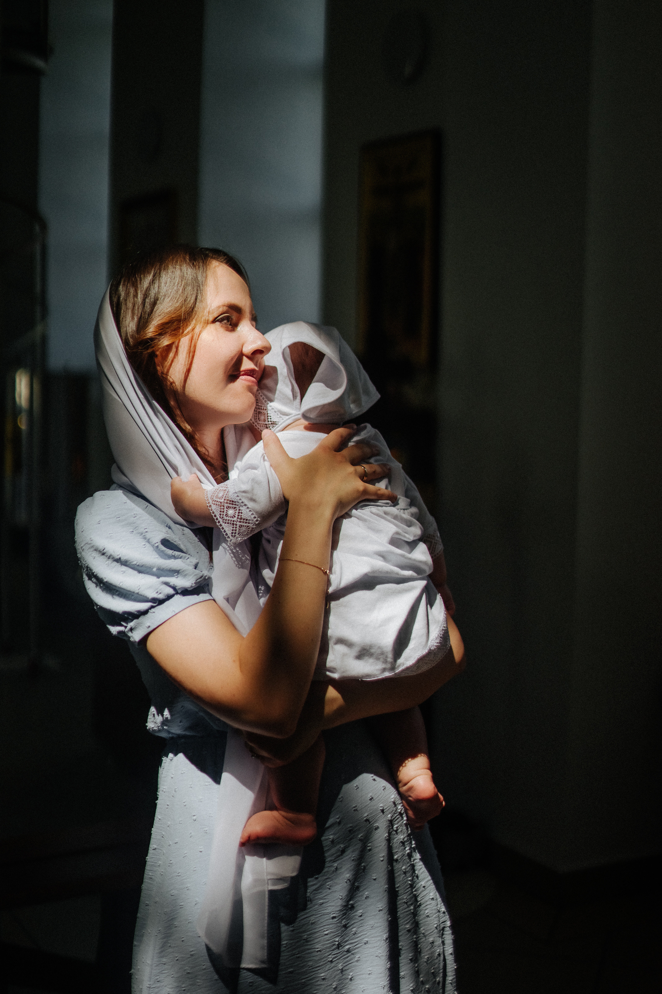 Крещение младнеца в храме. Ольга Плаксина фотограф в Саратове