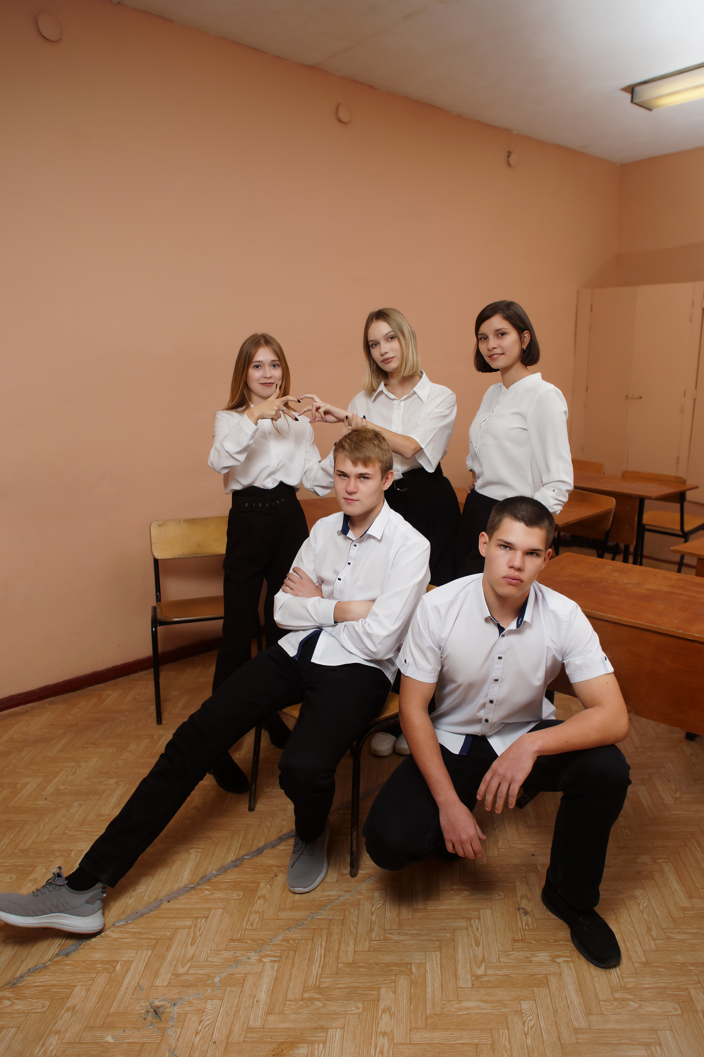 11 класс- СОШ 8 — выпуск 2022 — съёмка для альбома. Ольга Плаксина фотограф в Саратове