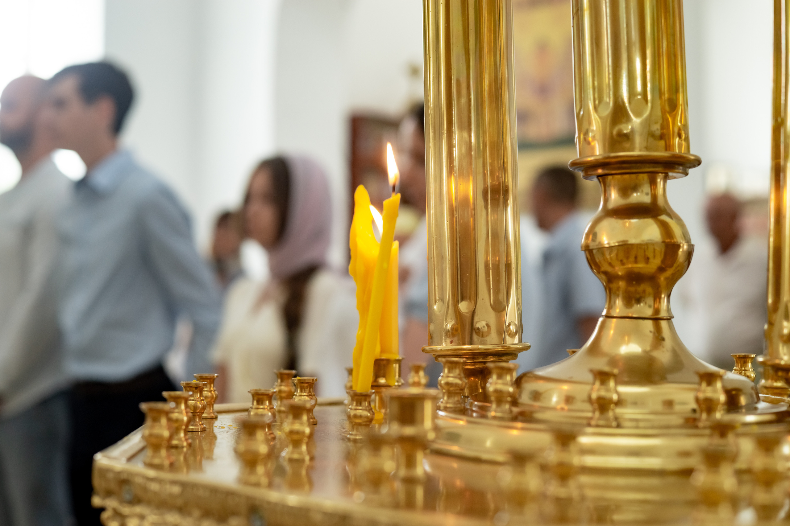 Крещение младнеца в храме. Ольга Плаксина фотограф в Саратове