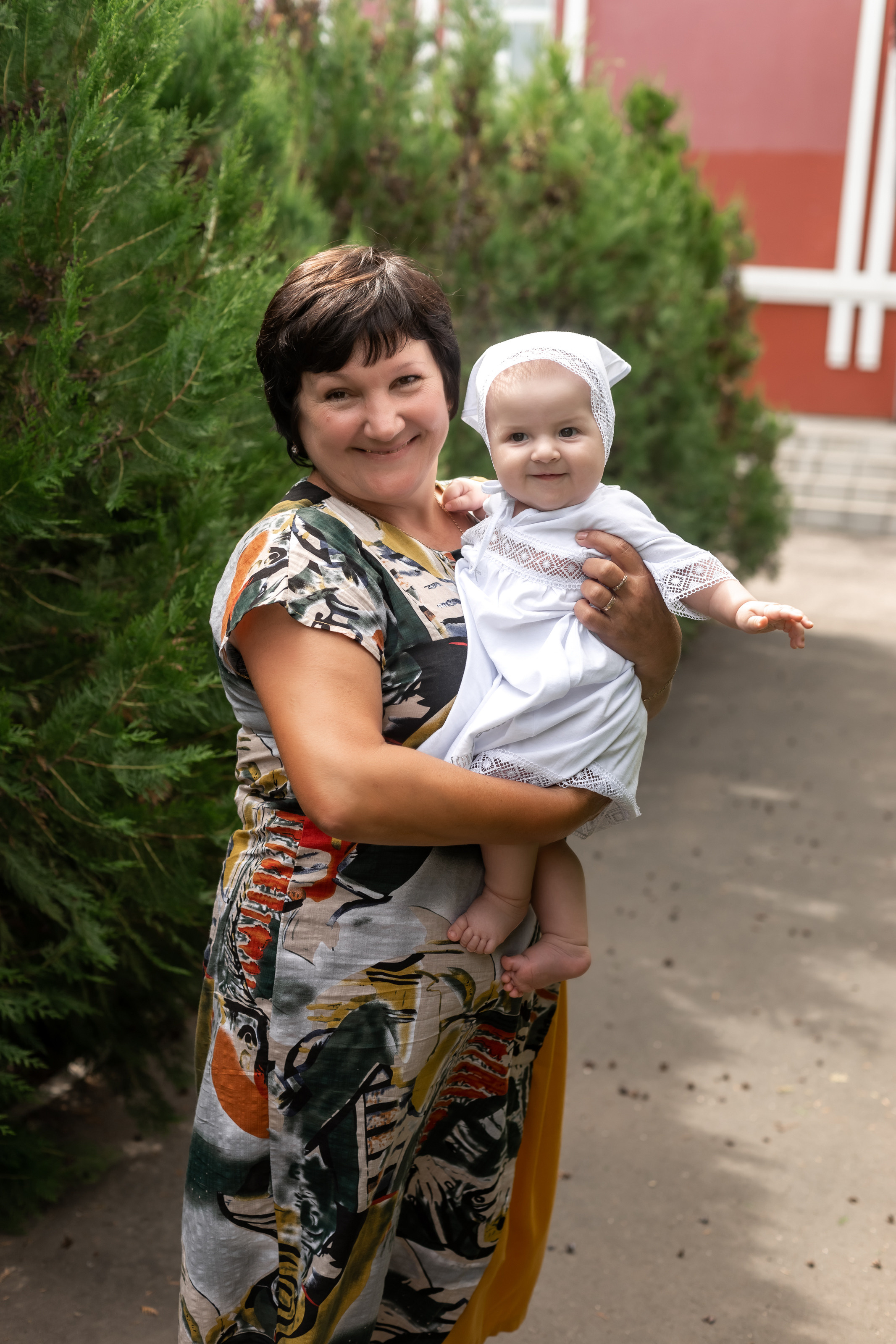 Крещение младнеца в храме. Ольга Плаксина фотограф в Саратове