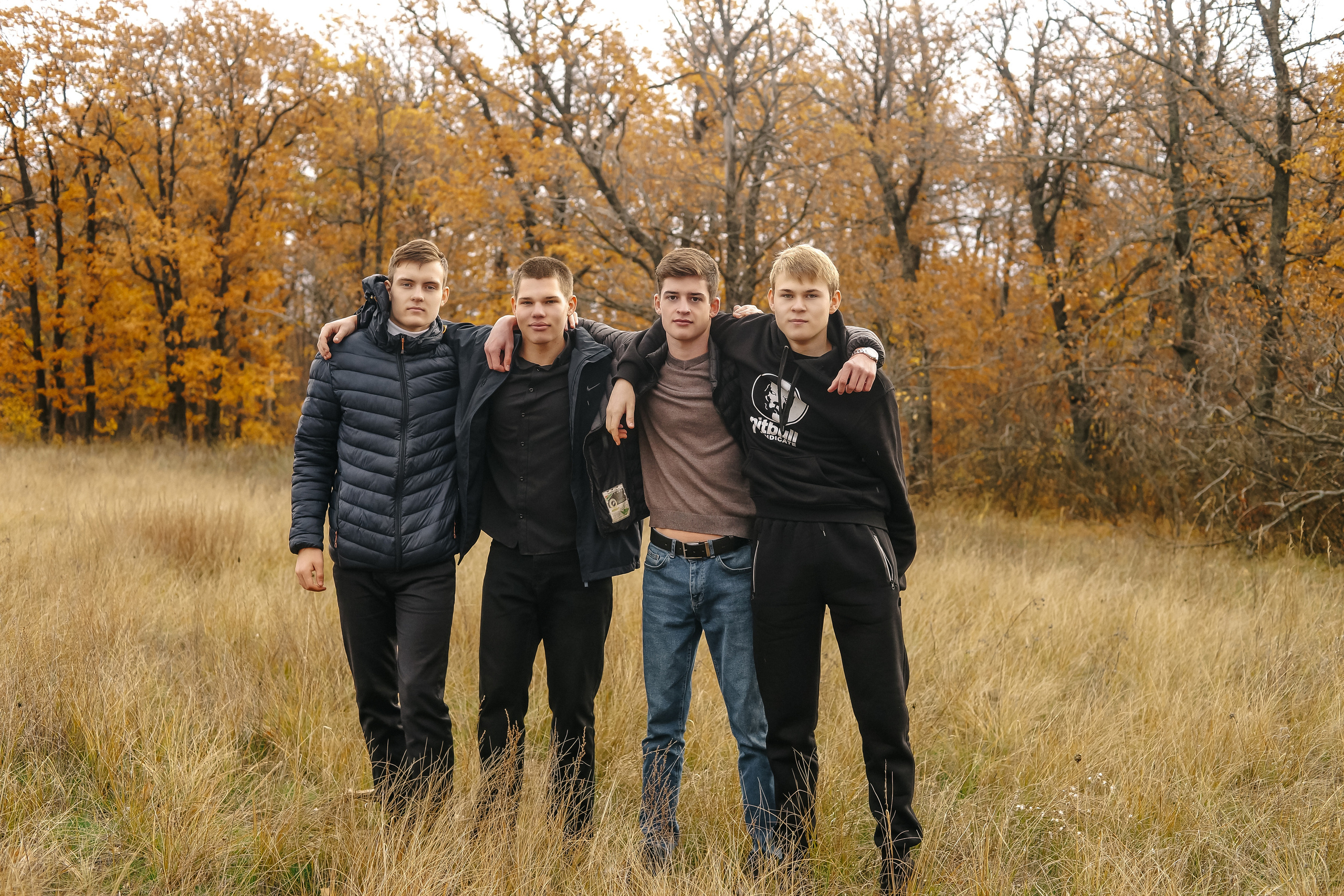 11 класс- СОШ 8 — выпуск 2022 — съёмка для альбома. Ольга Плаксина фотограф в Саратове