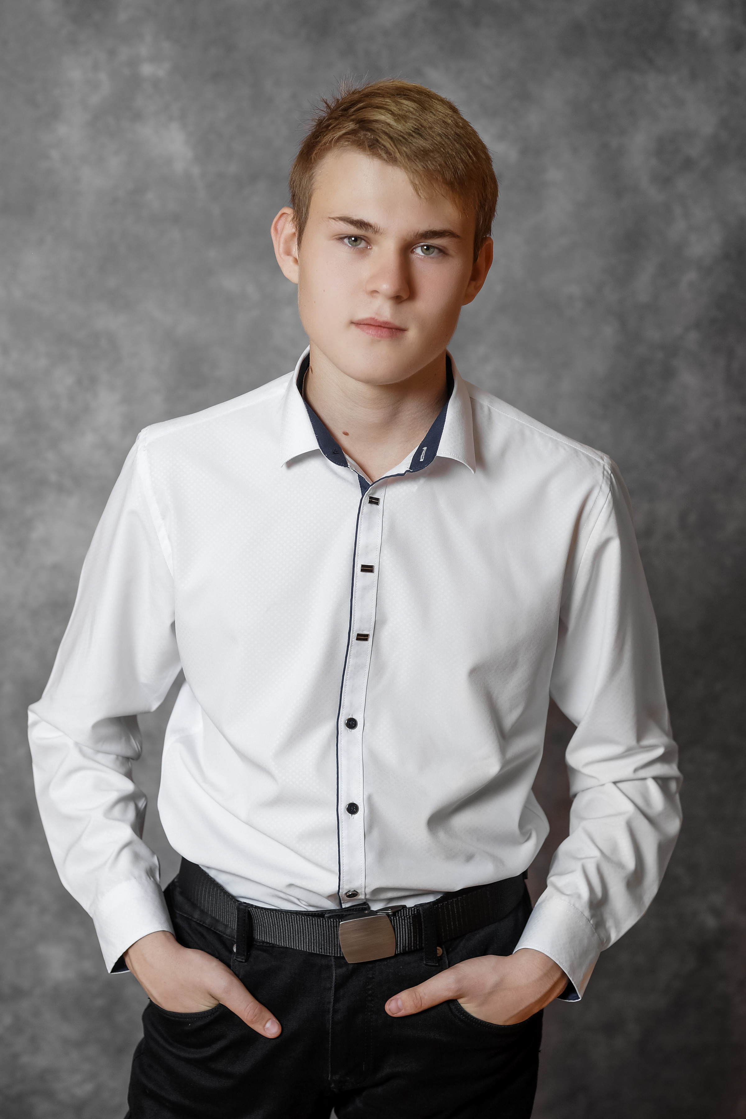 11 класс- СОШ 8 — выпуск 2022 — съёмка для альбома. Ольга Плаксина фотограф в Саратове