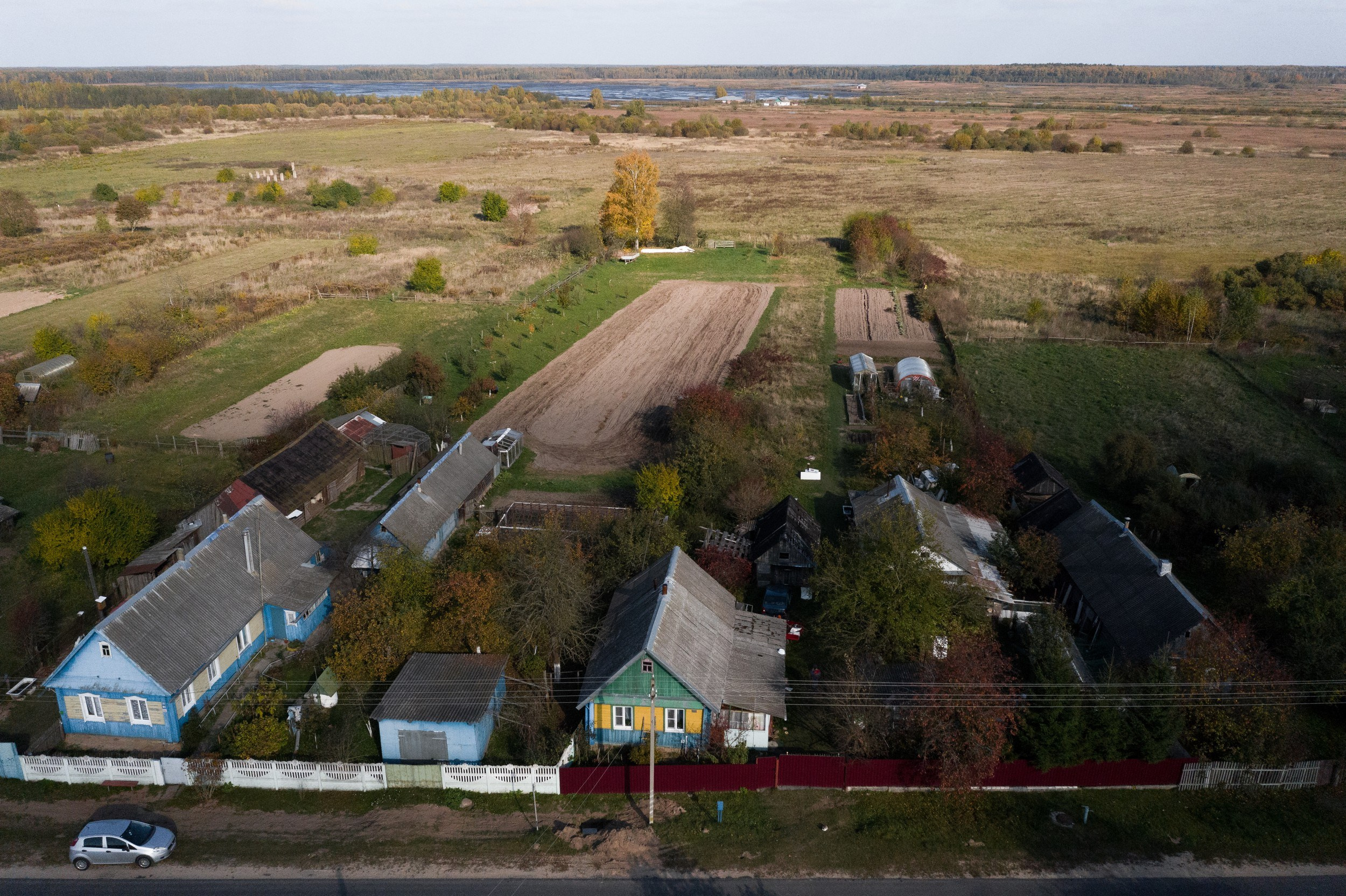 Home.land. Künstler Verstecktoff