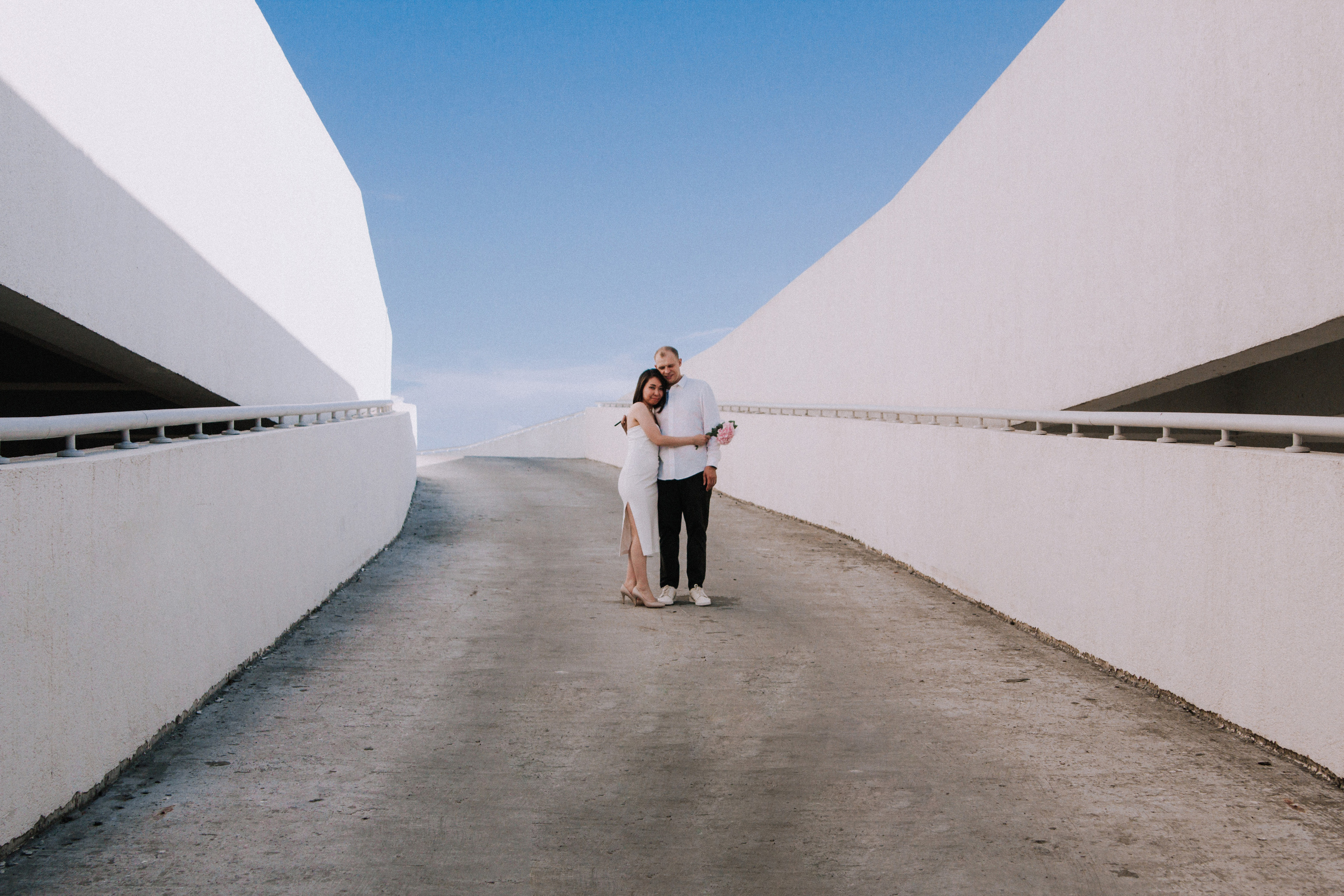 Прогулка с молодоженами. Фотографии с любовью