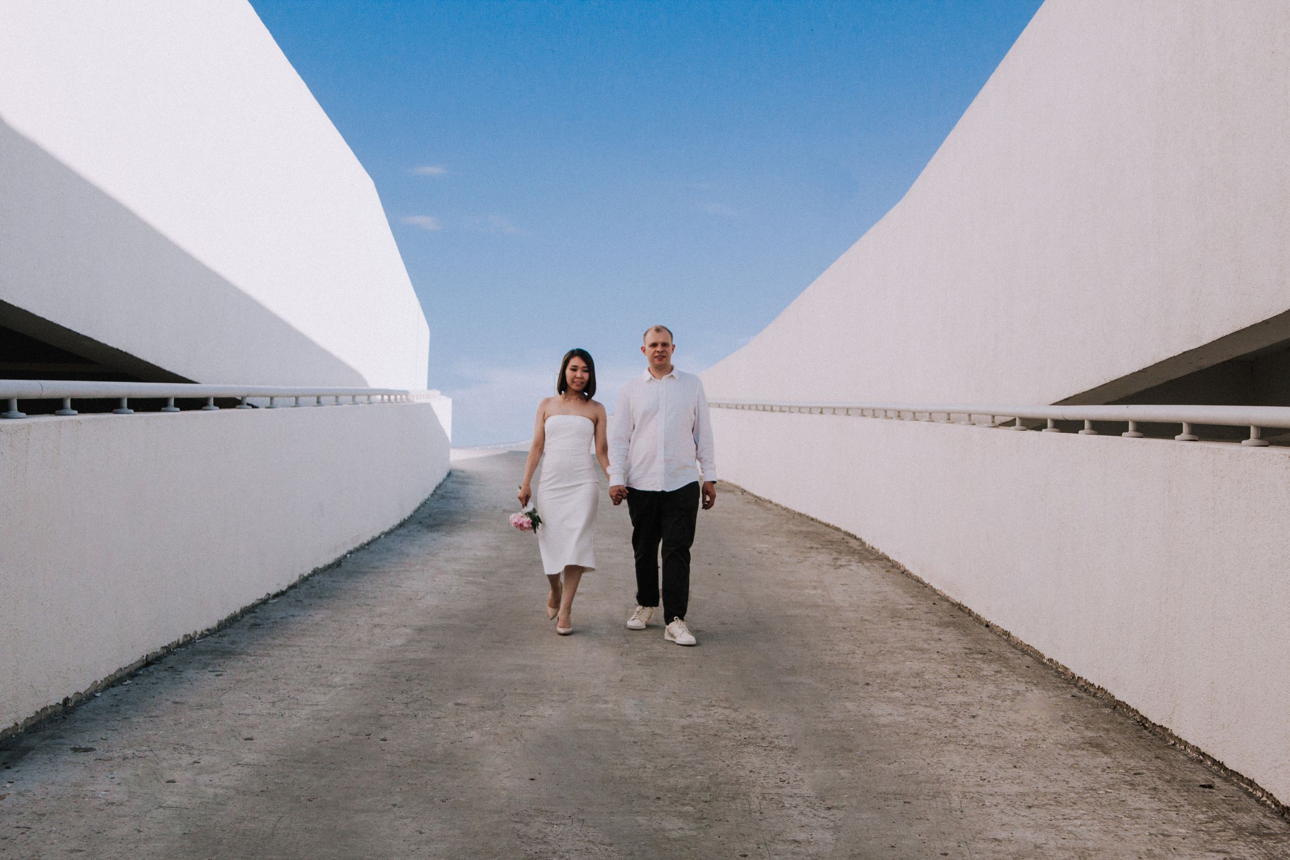 Прогулка с молодоженами. Фотографии с любовью