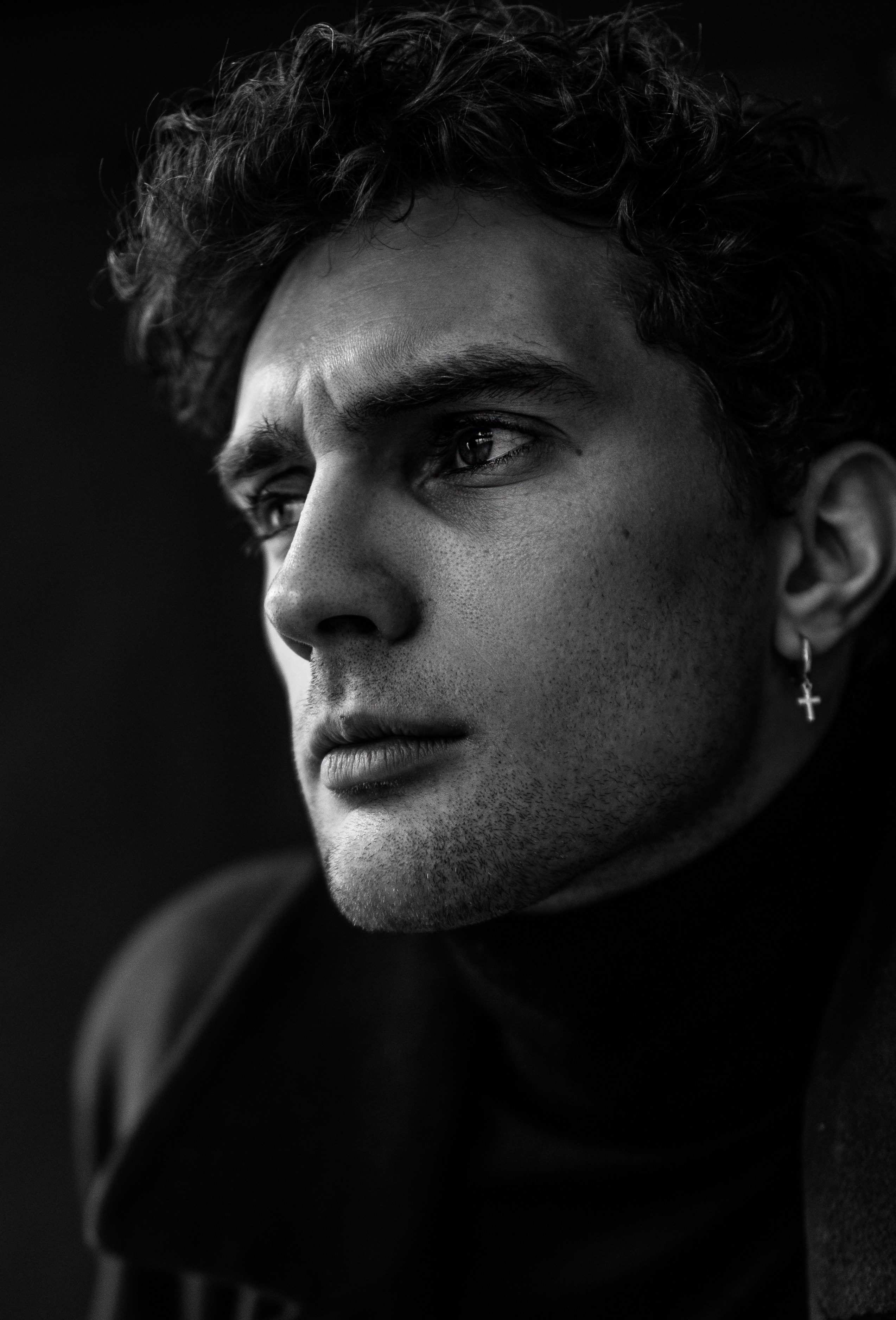 Мужской фотограф Москва, черно-белые портреты на заказ.