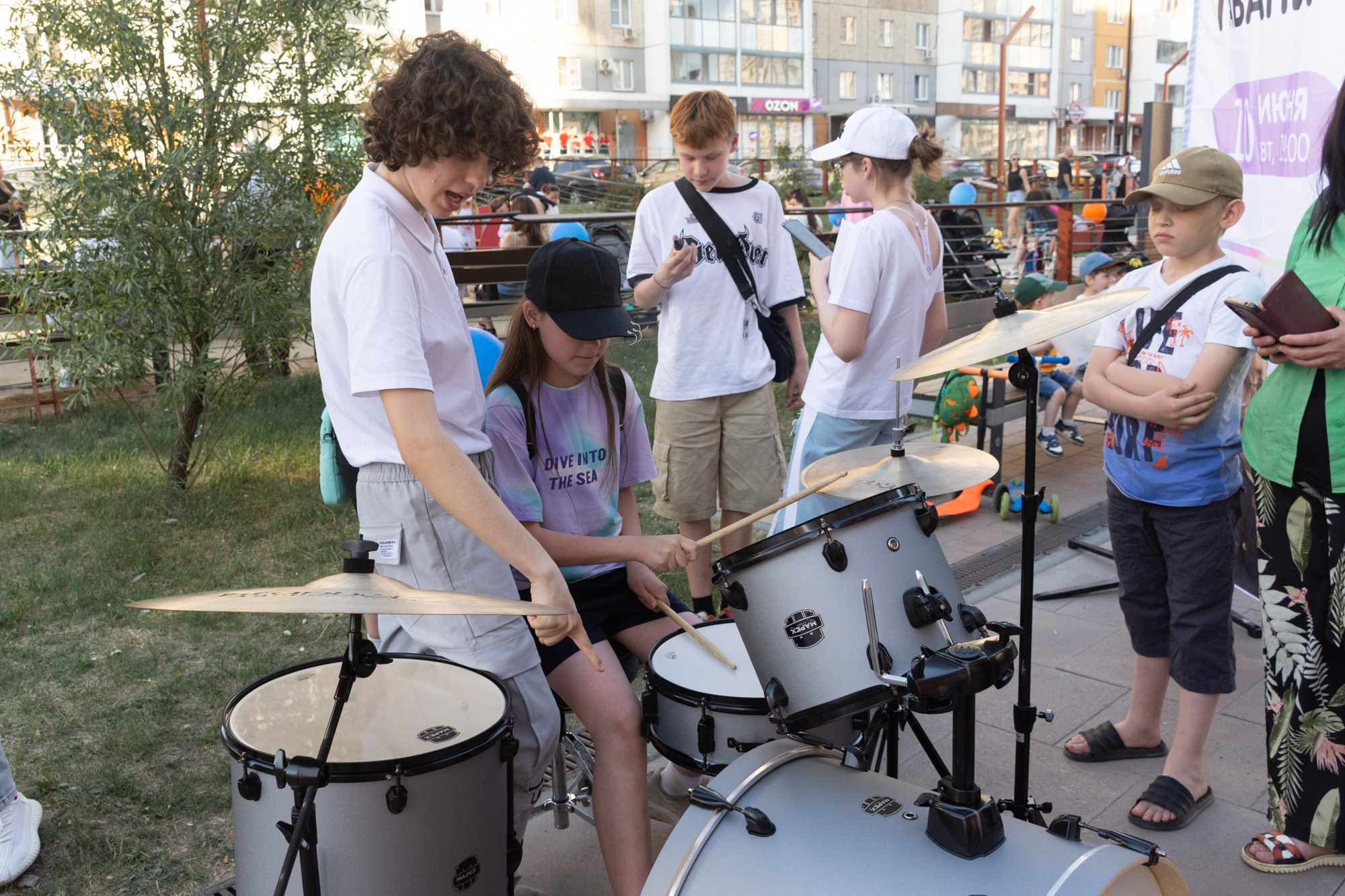 Фестиваль современного исполнительского искусства (Сквер Академ Риверсайд). Фотограф Максим Буряк