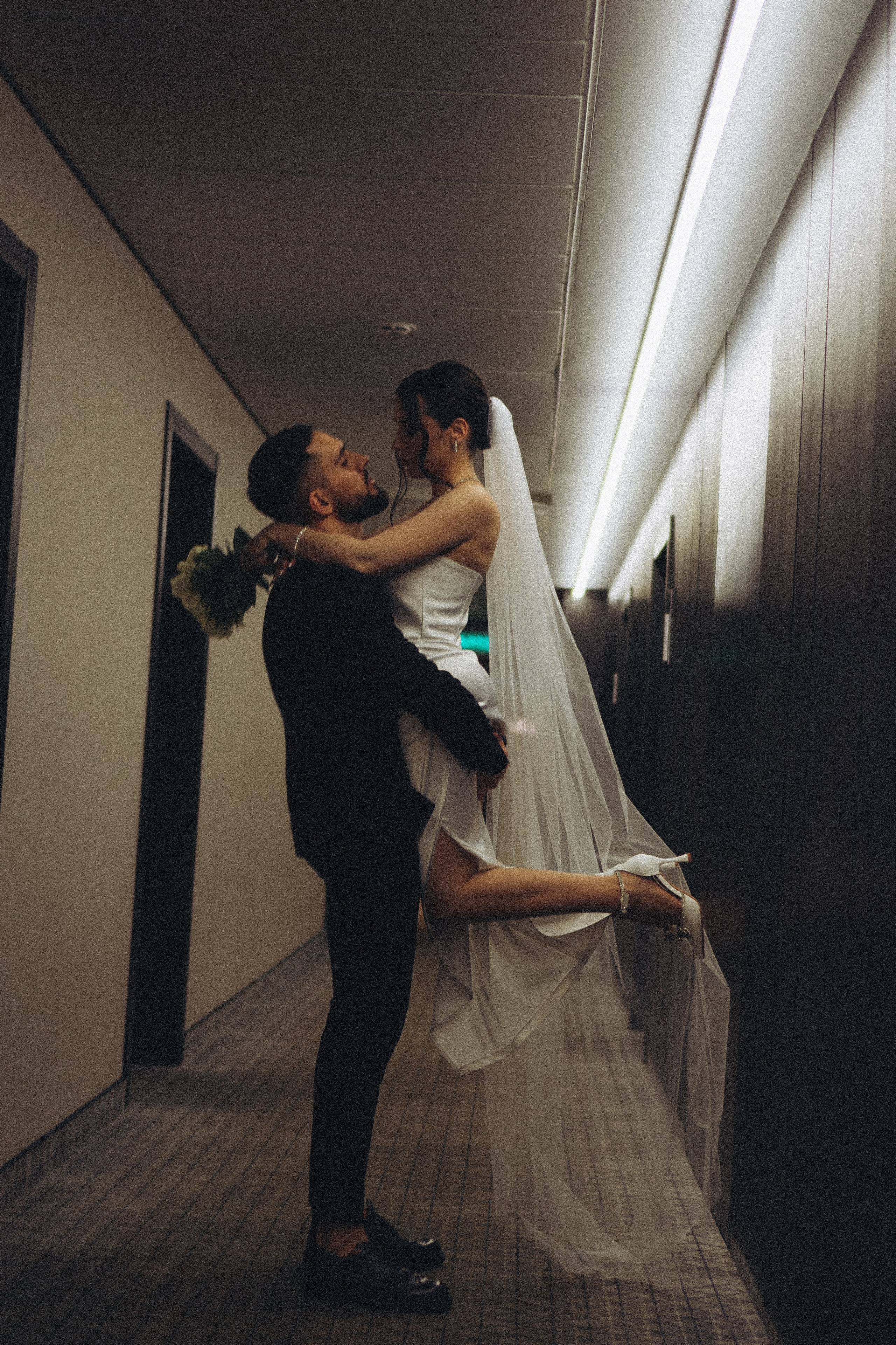 СВАДЕБНАЯ СЬЕМКА СБОРОВ ЖЕНИХА И НЕВЕСТЫ В ОТЕЛЕ И ТАКЖЕ ФОТОСЕССИИЯ В ОТЕЛЕЕ МЕГАПОЛИС БРЯНСК. Профессиональный фотограф, Санкт-Петербург — Виктория Богомолова