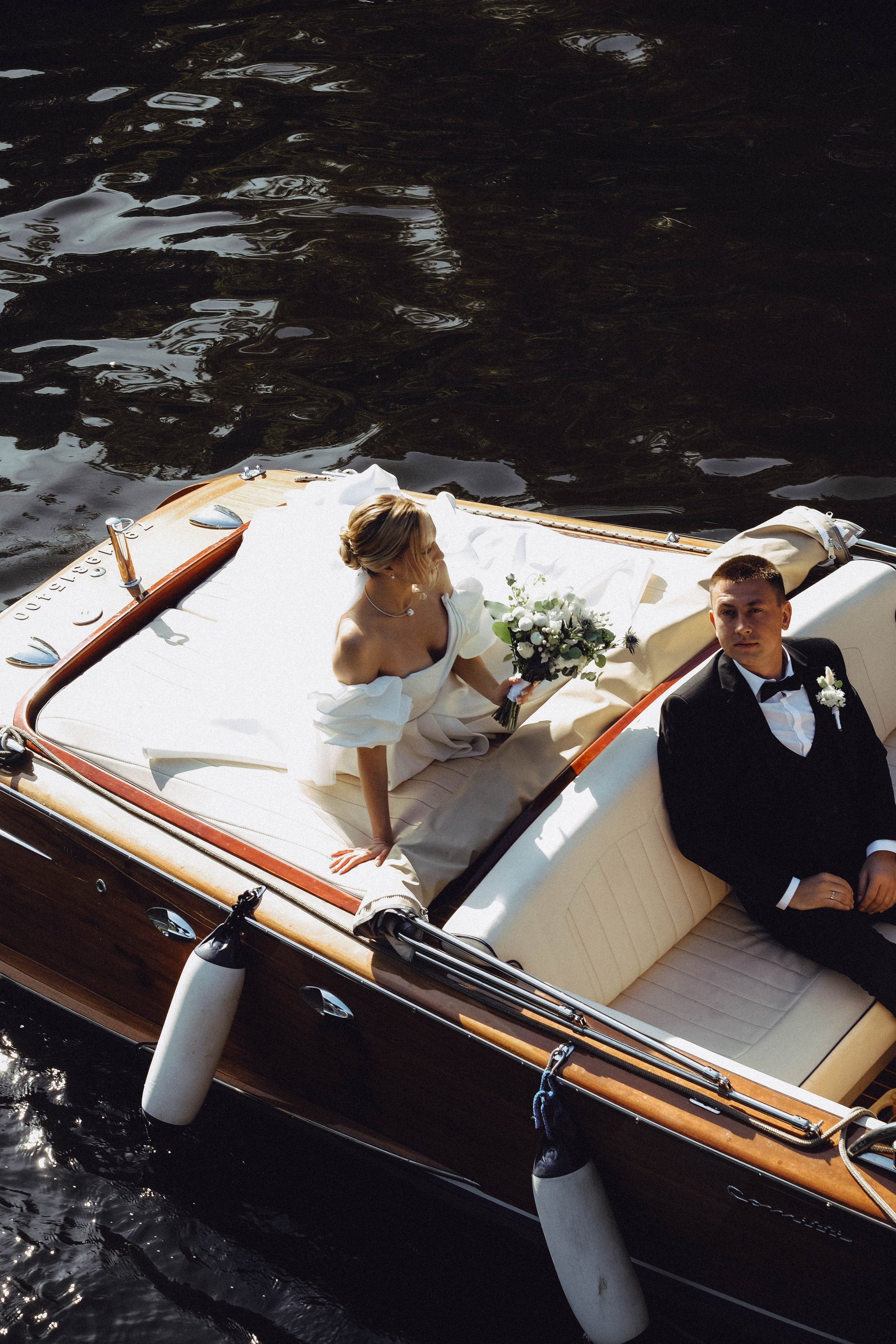 СВАДЕБГНАЯ ПРОГУЛКА ПО КАНАЛ САНКТ-ПЕТЕРБУРГА НА КАТЕРЕ. Профессиональный фотограф, Санкт-Петербург — Виктория Богомолова