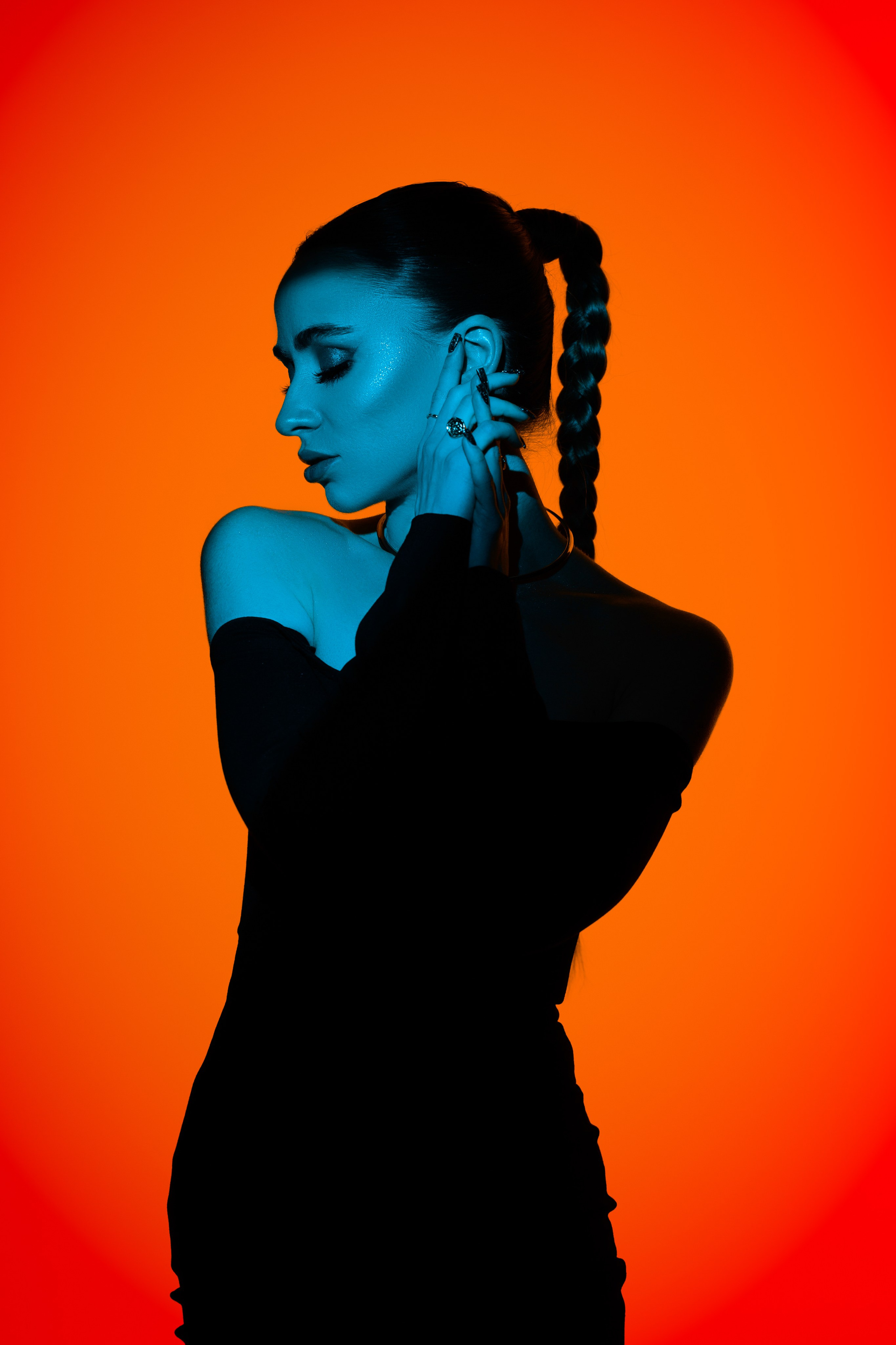 Цветной свет и фигуры. Фотограф Минск