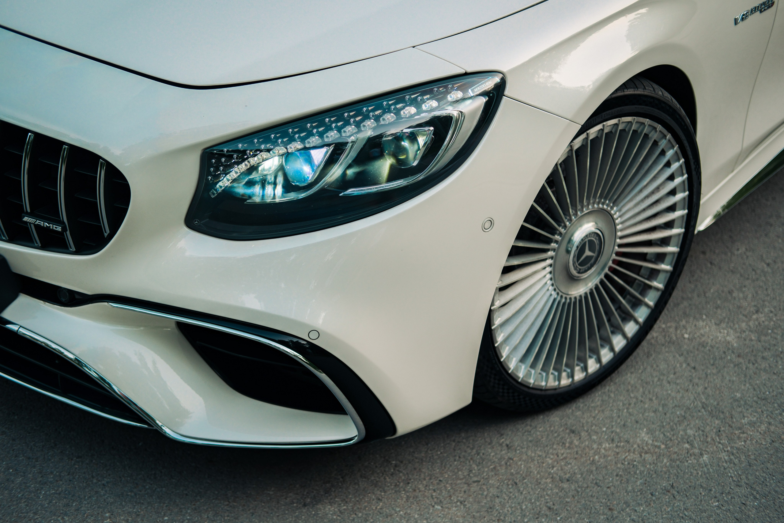 Профессиональная фотосессия Mercedes Benz S63 AMG Coupe в&nbsp;Новосибирске. Автомобильный фотограф Чанчин Владимир: детальные снимки кузова, интерьера и&nbsp;динамики. Съемка автомобиля для продажи