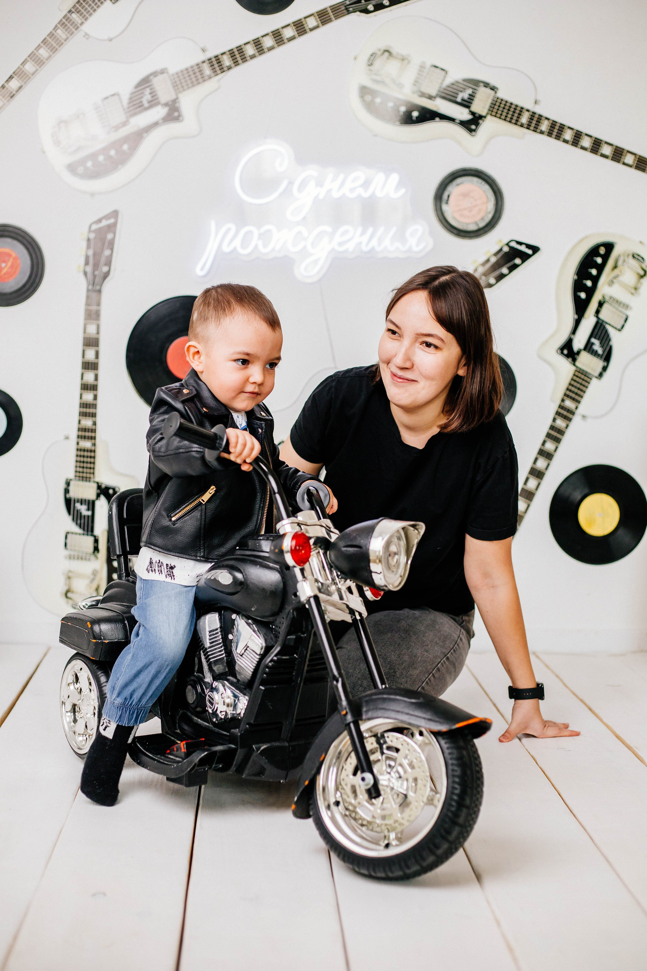 Лев с семьей. Рыжова Тамара