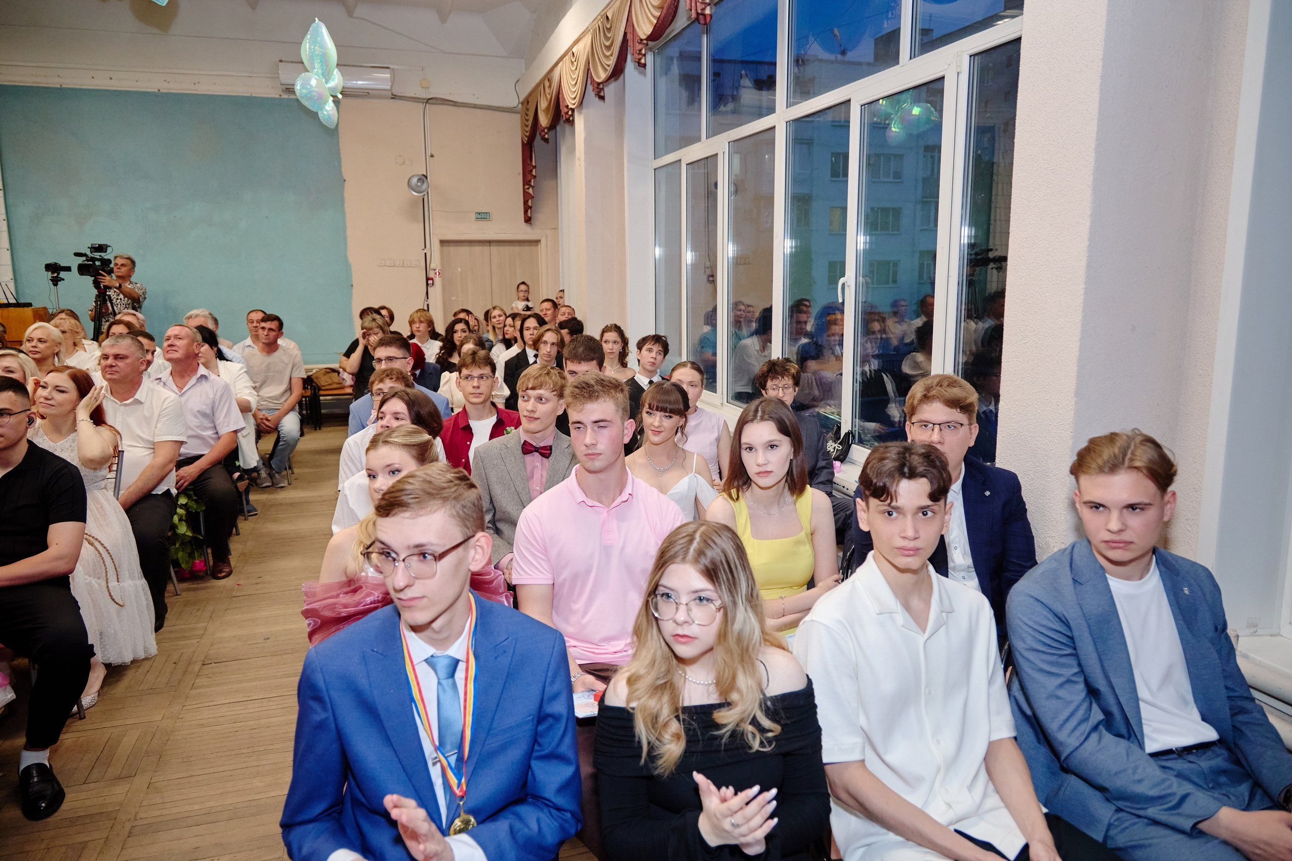 Выпускной 35 Сош. Фотограф Выпускные альбомы Таганрог Сергей Коробченко