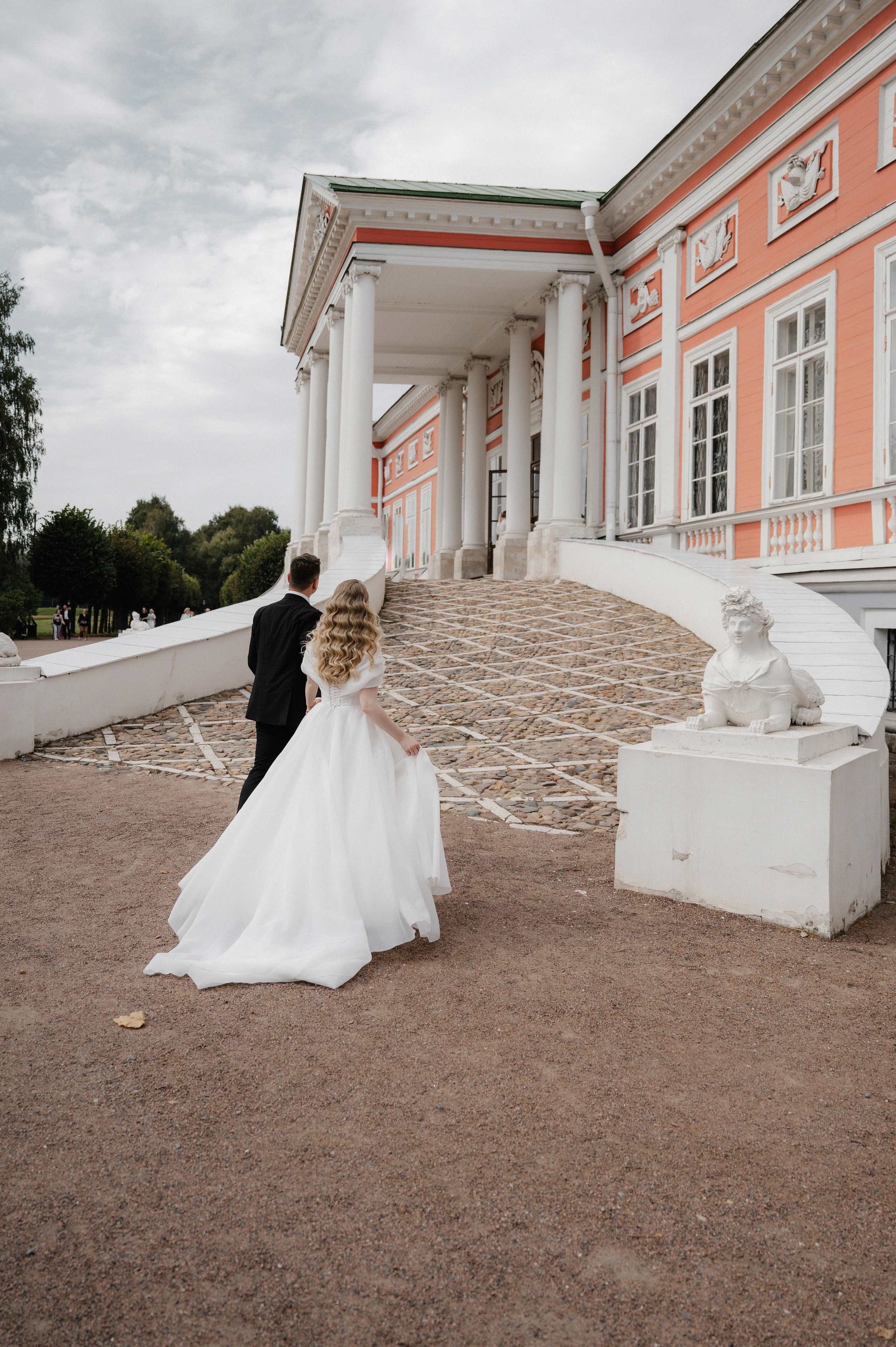 Илья и Ольга.Кусково. Свадебный фотограф Раменское-Москва