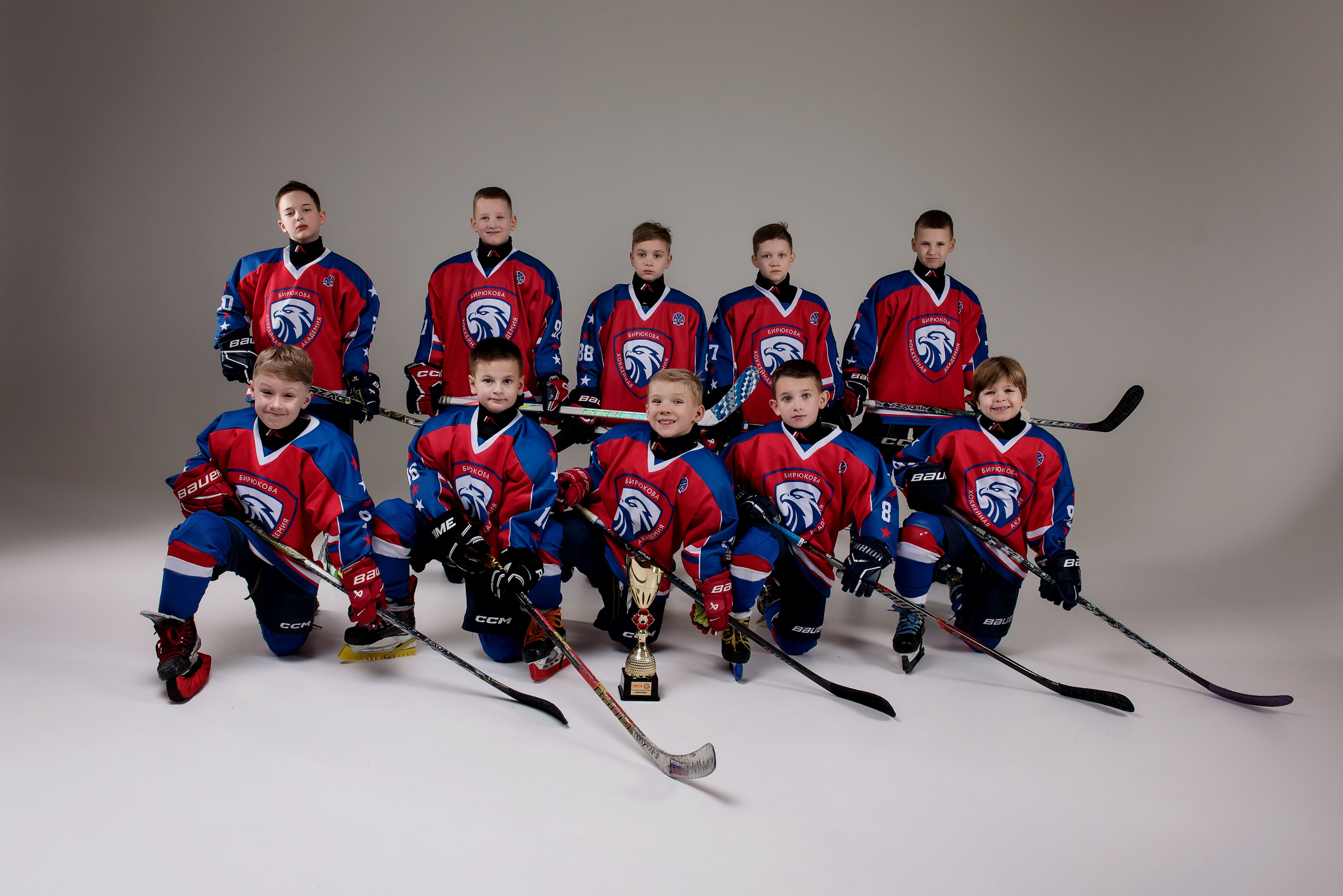 Хоккей — Гимнастика групповая съемка. Детский фотограф в Долгопрудном и Москве
