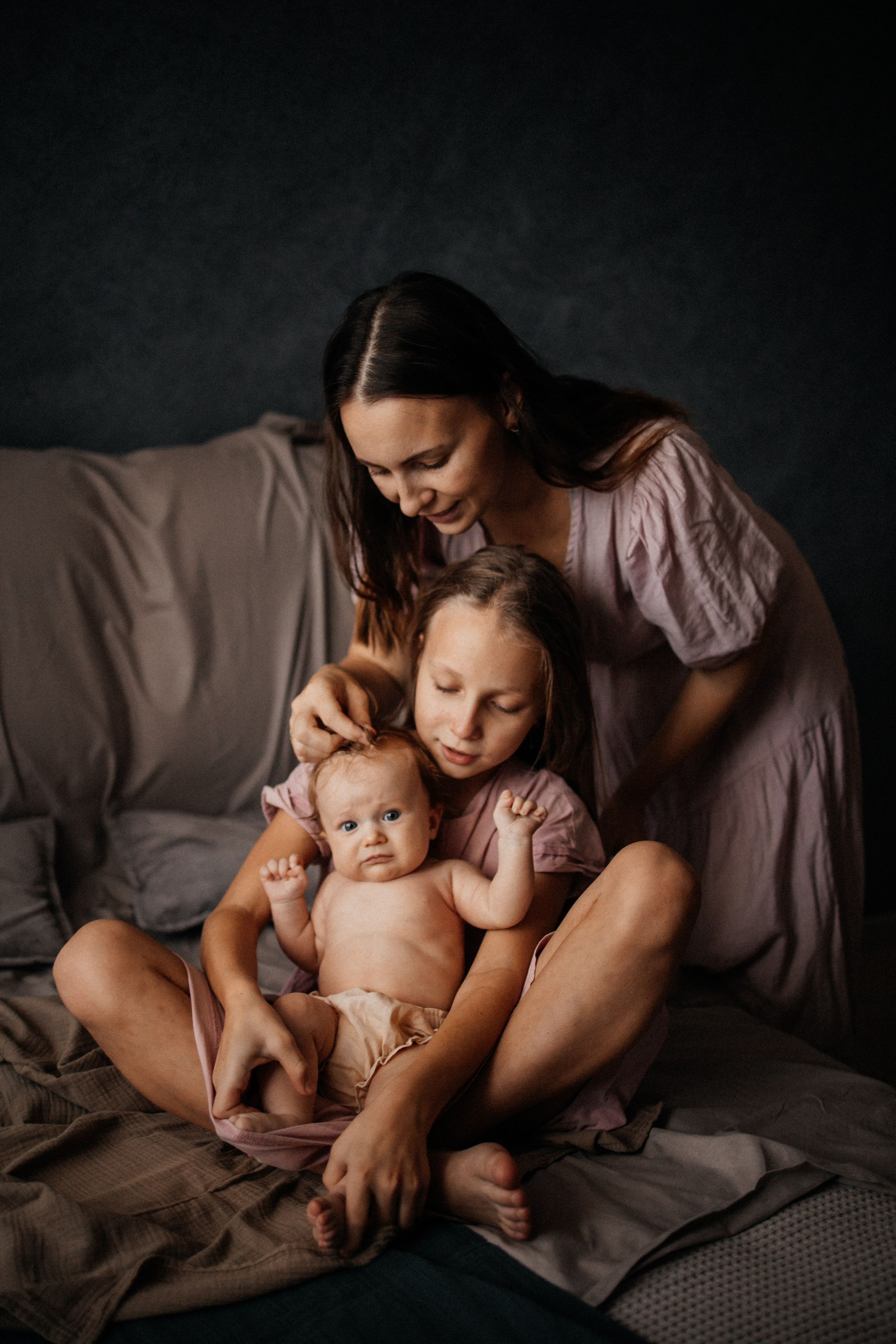 Юлия, Лиля и малышка Яся. Фотограф Алия Танцыкужина