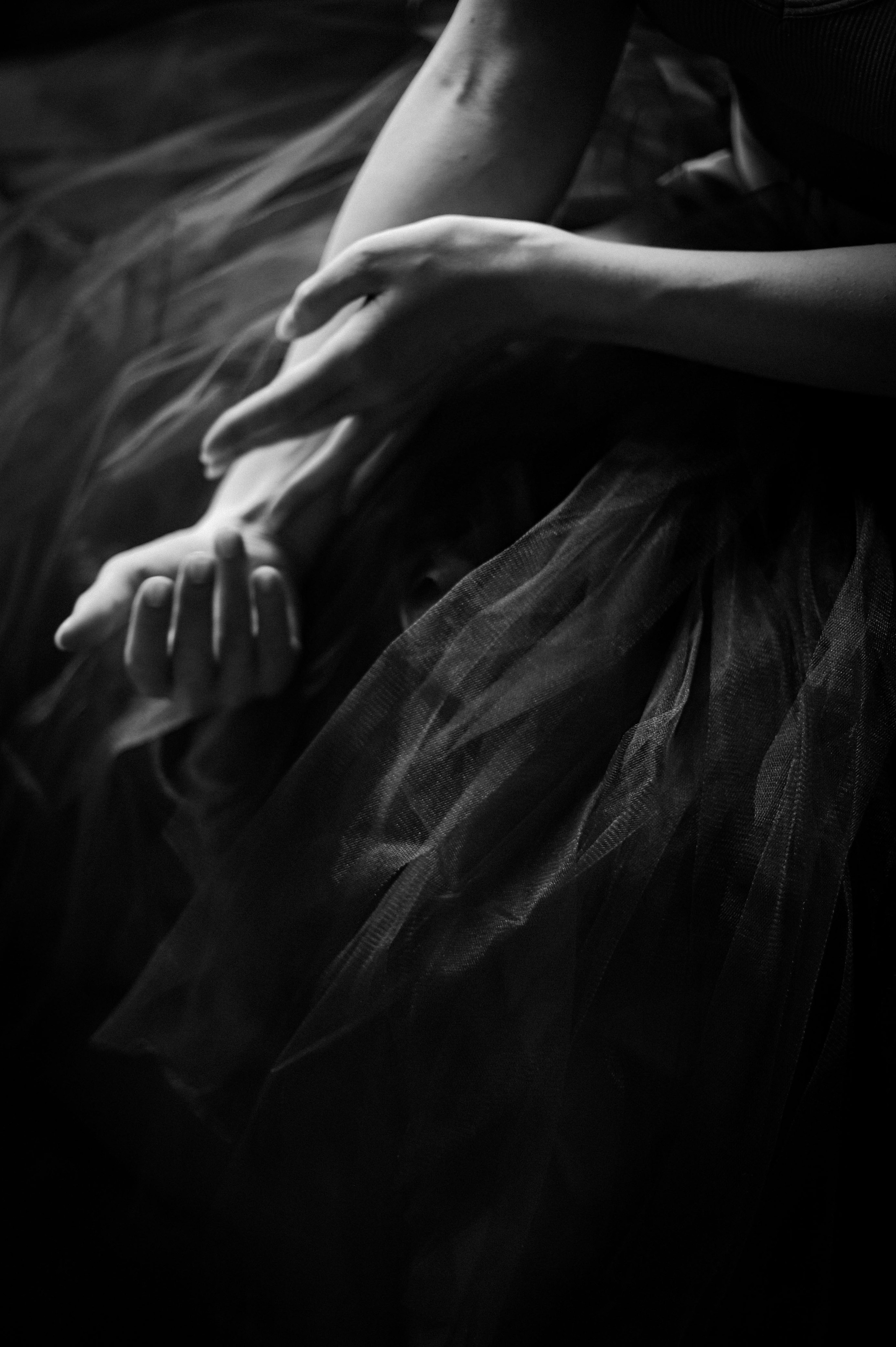 Танец рук Лизы. Портретный и эротический фотограф Ирина Подборская (18+)