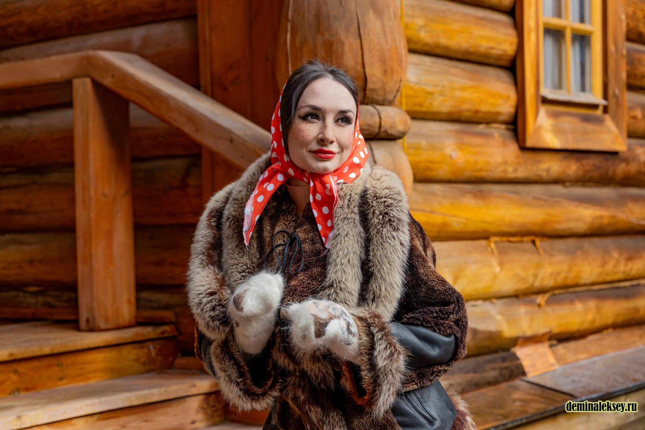 Экспресс фотосессия с Ариной в Коломенском на масленицу. Репортажный, семейный и студийный фотограф в Москве Демин Алексей