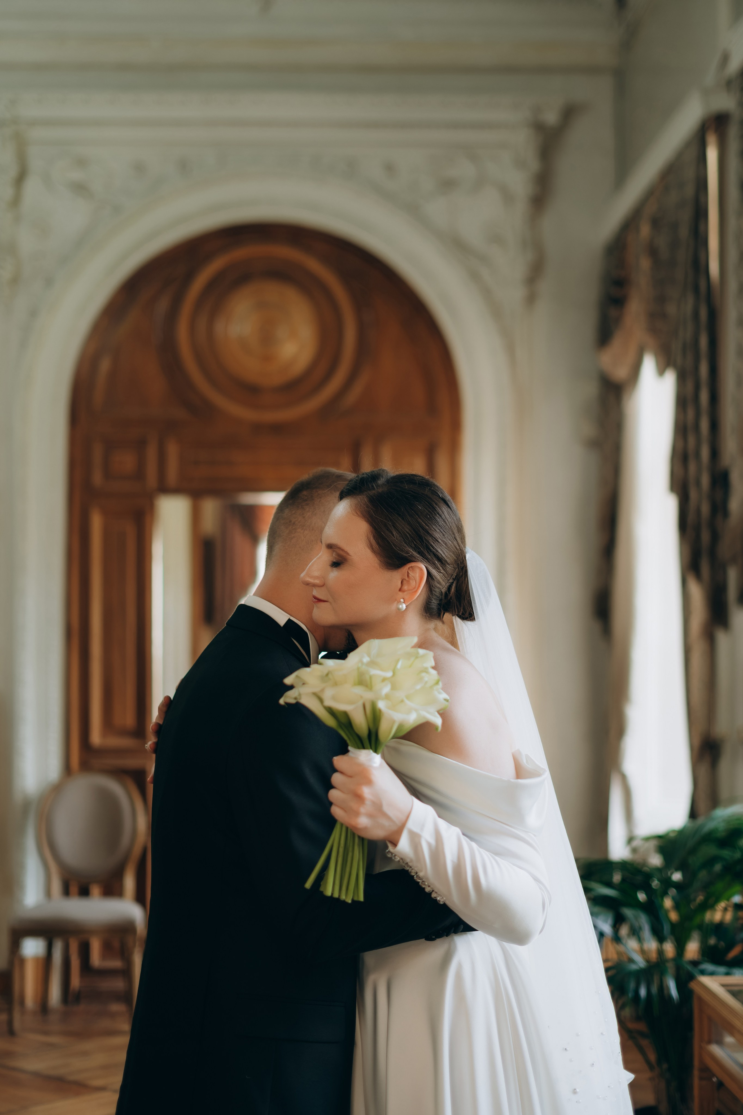 Свадебная фотосессия в Москве / Библиотека-читальня им. А. С. Пушкина. Фотограф Москва Виктория-Антуанетта