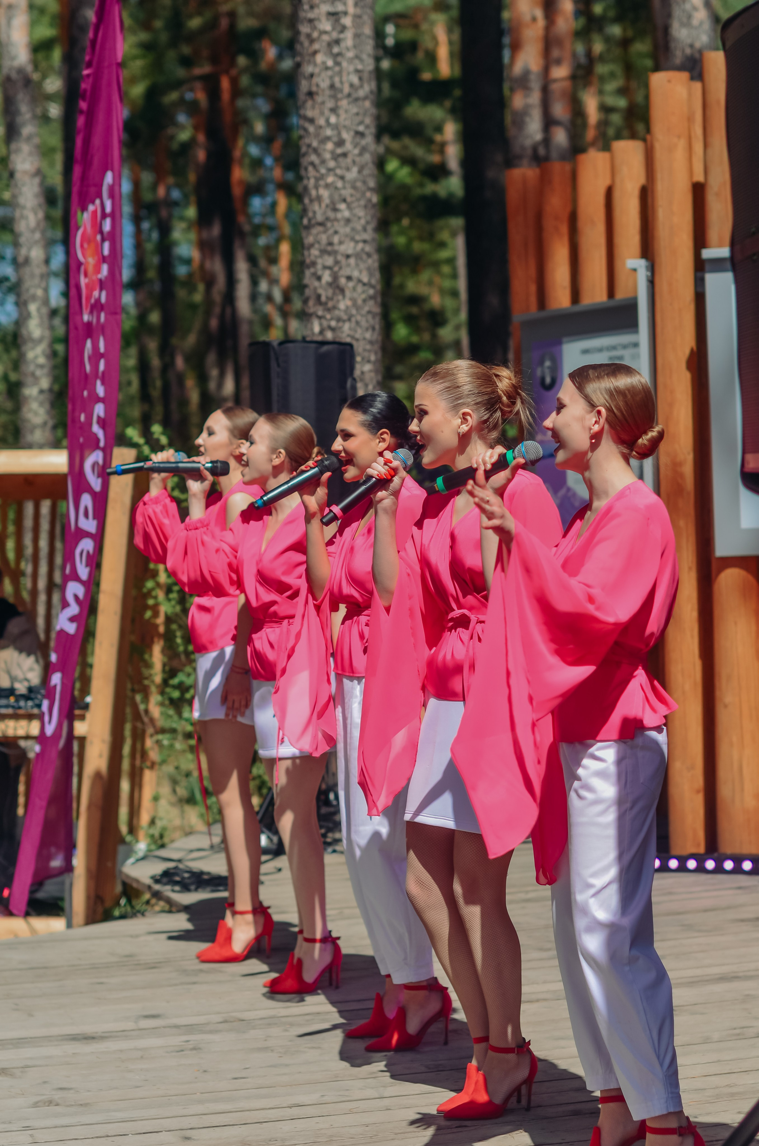 Фестиваль «Цветение Маральника на Алтае 2025». Фоторепортаж. Денисова Аля — фотограф для парных съемок и индивидуальных историй в Барнауле