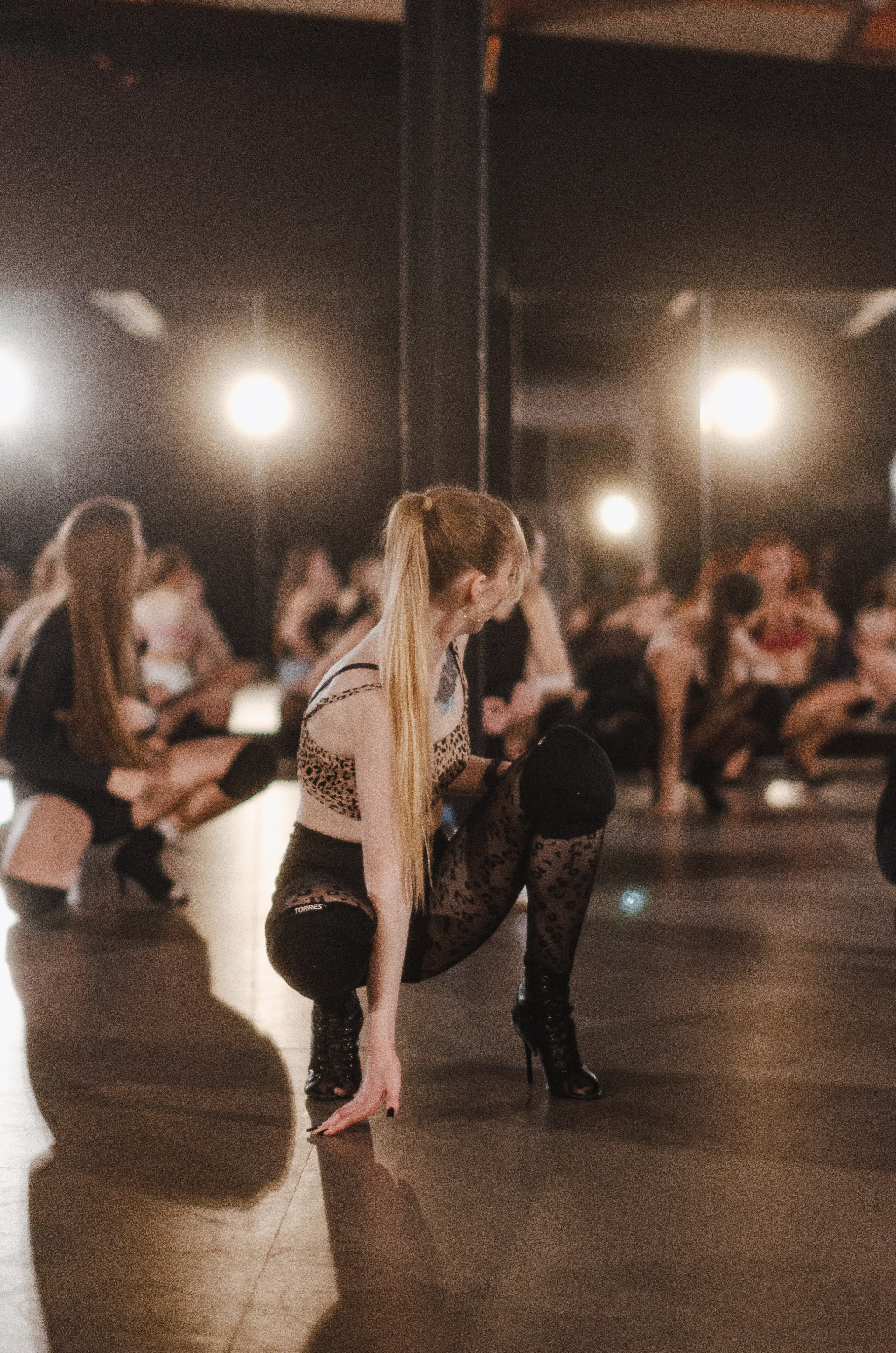 Мастер-классы по High Heels/Girly hip-hop от Оксаны ATTA. Денисова Аля — фотограф для парных съемок и индивидуальных историй в Барнауле