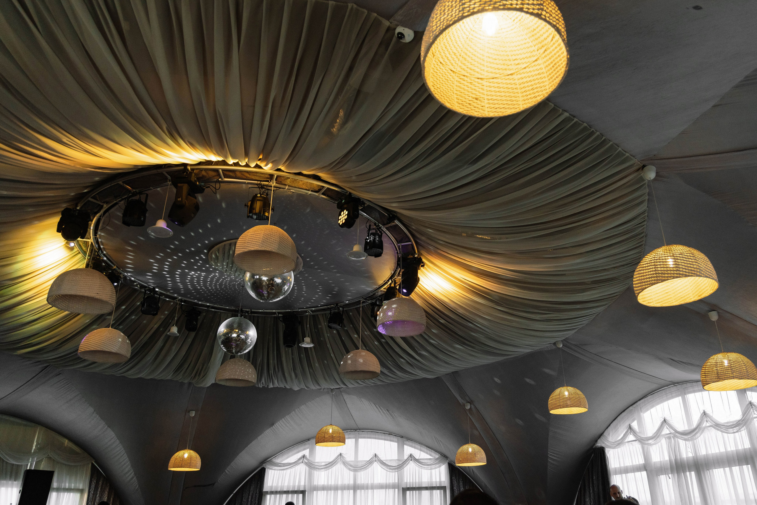 Стильное свадебное платье. Свадебный фотограф и видеограф в Москве, Виктор Архилюк