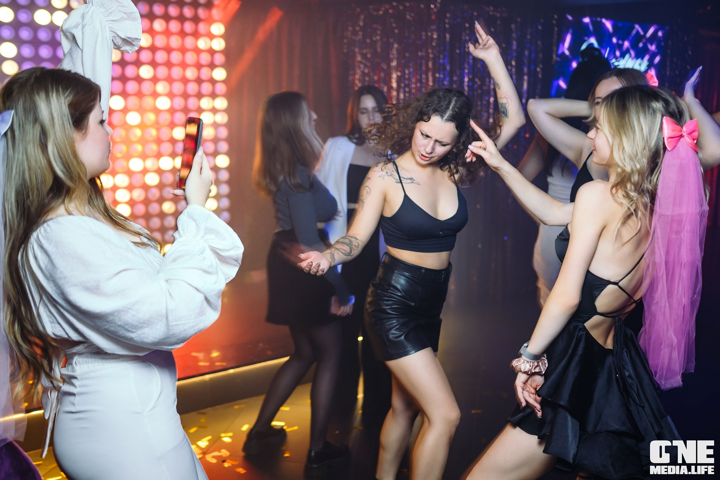 Фоторепортаж из караоке-клуба Эйфория. One Media Life: фоторепортажи, фотоотчеты с мероприятий и заведений