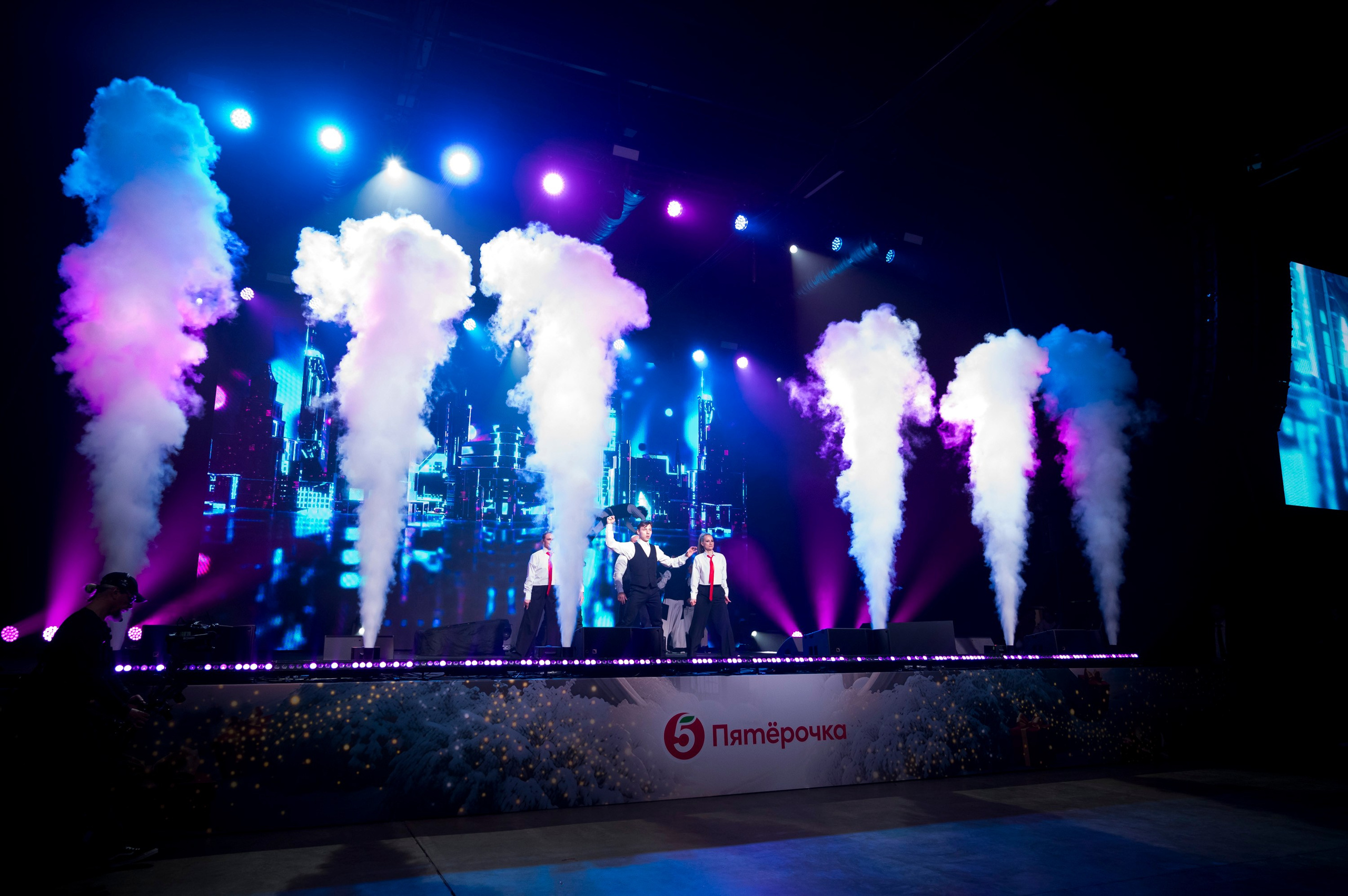 Новогодний корпоратив «Пятерочка». Репортажный фотограф и видеограф Слава Думчев. Тимбилдинги, отчетники, корпоративы