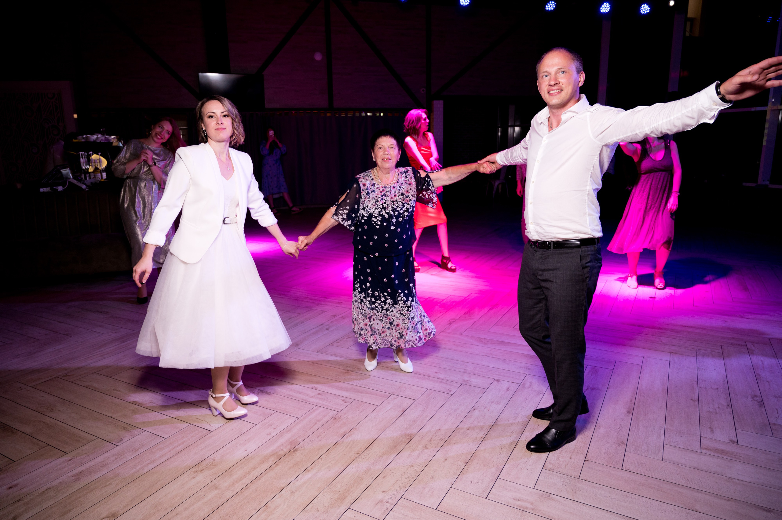 Свадьба Миша и Юля. Репортажный фотограф и видеограф Слава Думчев. Тимбилдинги, отчетники, корпоративы