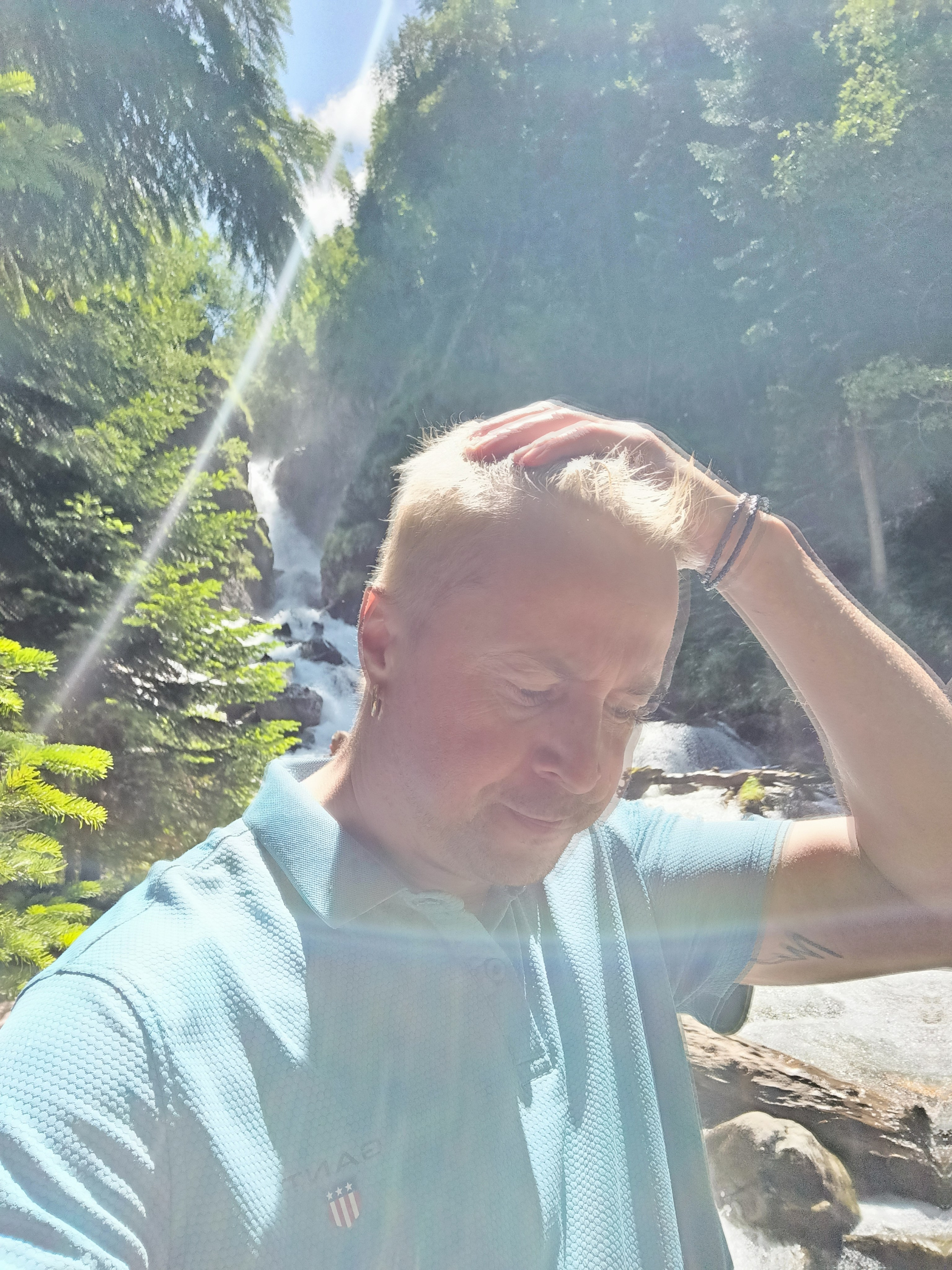 Эльбрус 2023 Маша Саша Дима. Заставка