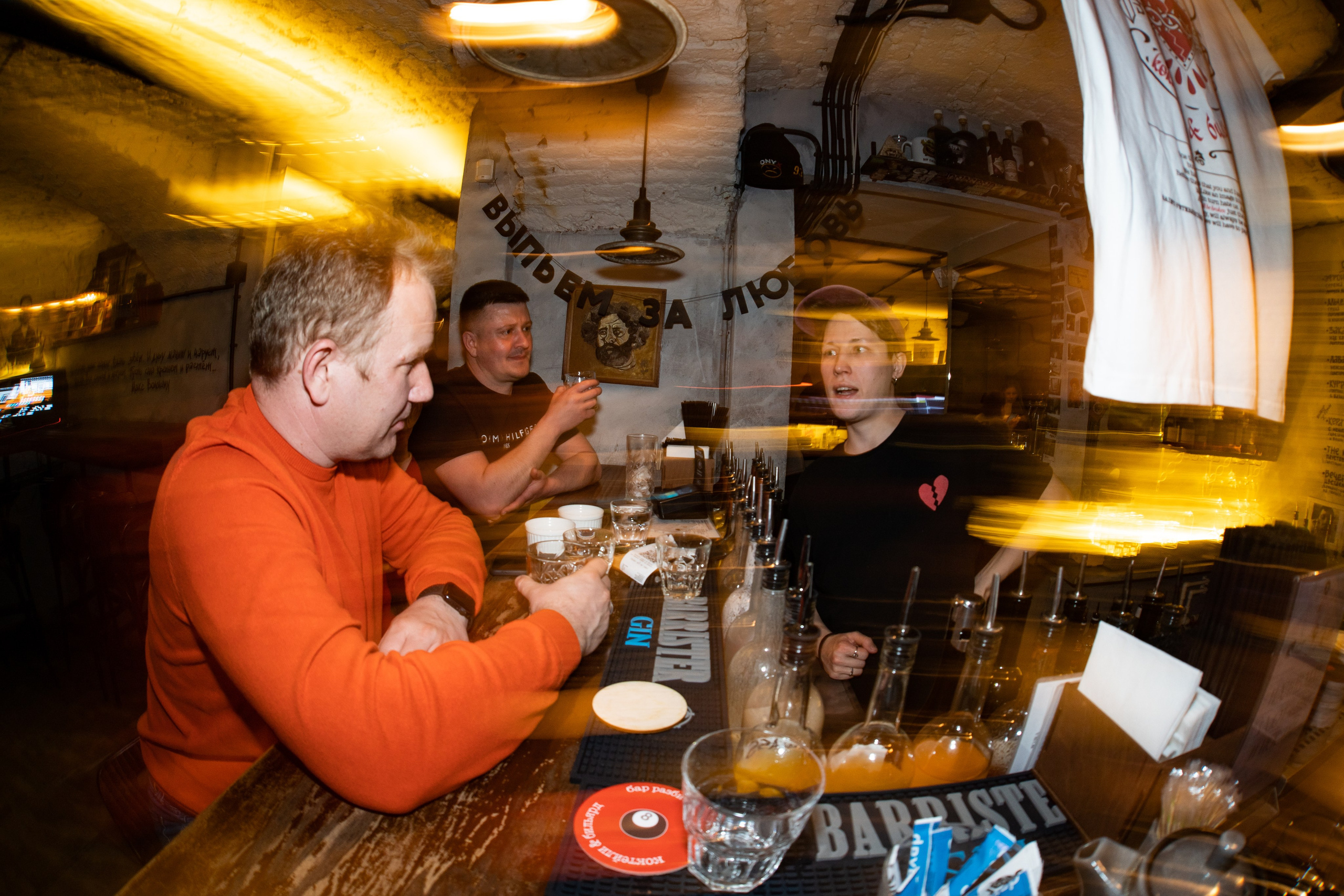 Гостевая смена Бара разбитых сердец в баре Обормоты. Концертный и репортажный фотограф в Санкт-Петербурге Слава Пахомов