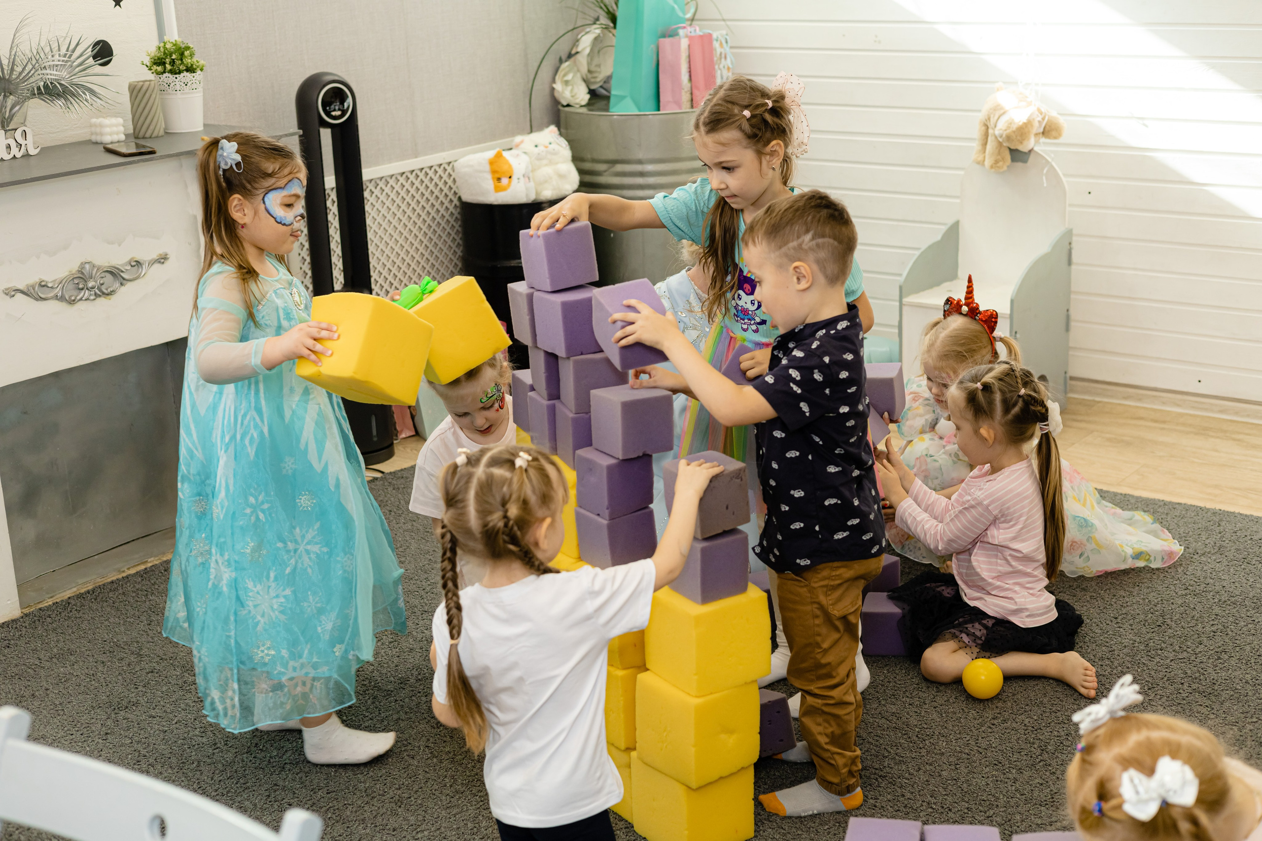 В детских лофтах. ФОТОГРАФ НОВОСИБИРСК — АЛЁНА ЖИГАЛЕЕВА