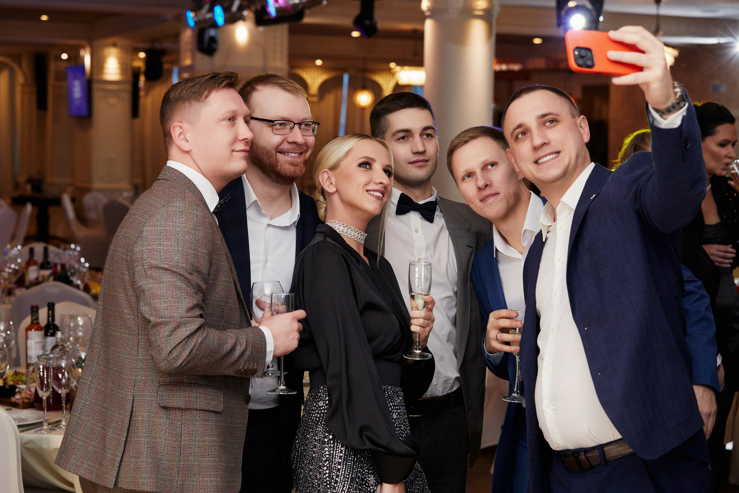 E8 / Новогодний корпоратив. Другой взгляд на фотографию