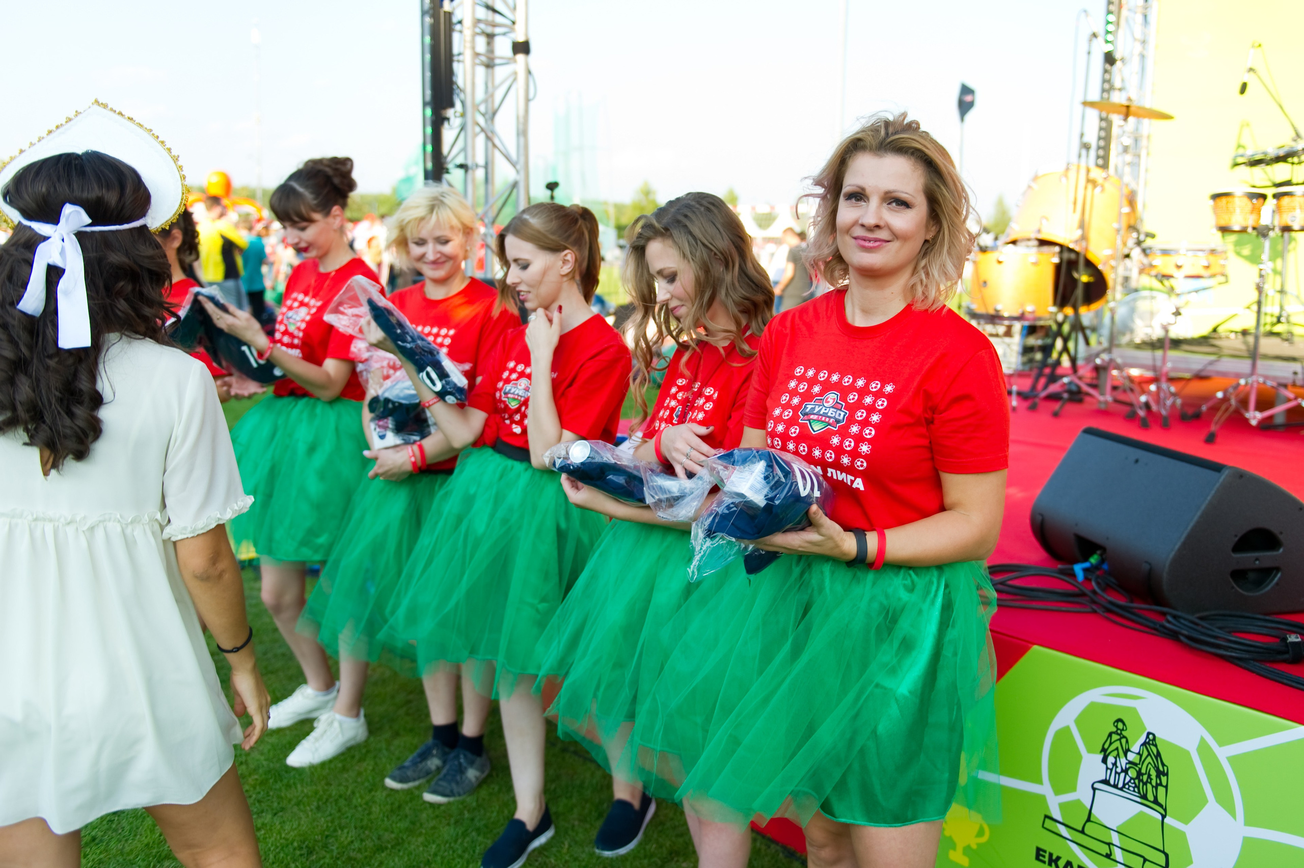 Турбофутбол (корпоративное соревнование «Пятерочки»). Репортажный фотограф и видеограф Слава Думчев. Тимбилдинги, отчетники, корпоративы