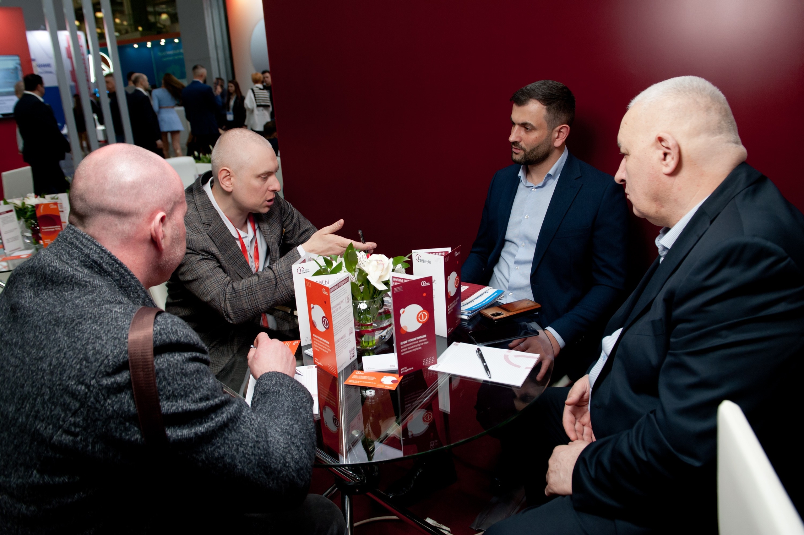 Работа выставочного стенда ПГК. Репортажный фотограф и видеограф Слава Думчев. Тимбилдинги, отчетники, корпоративы