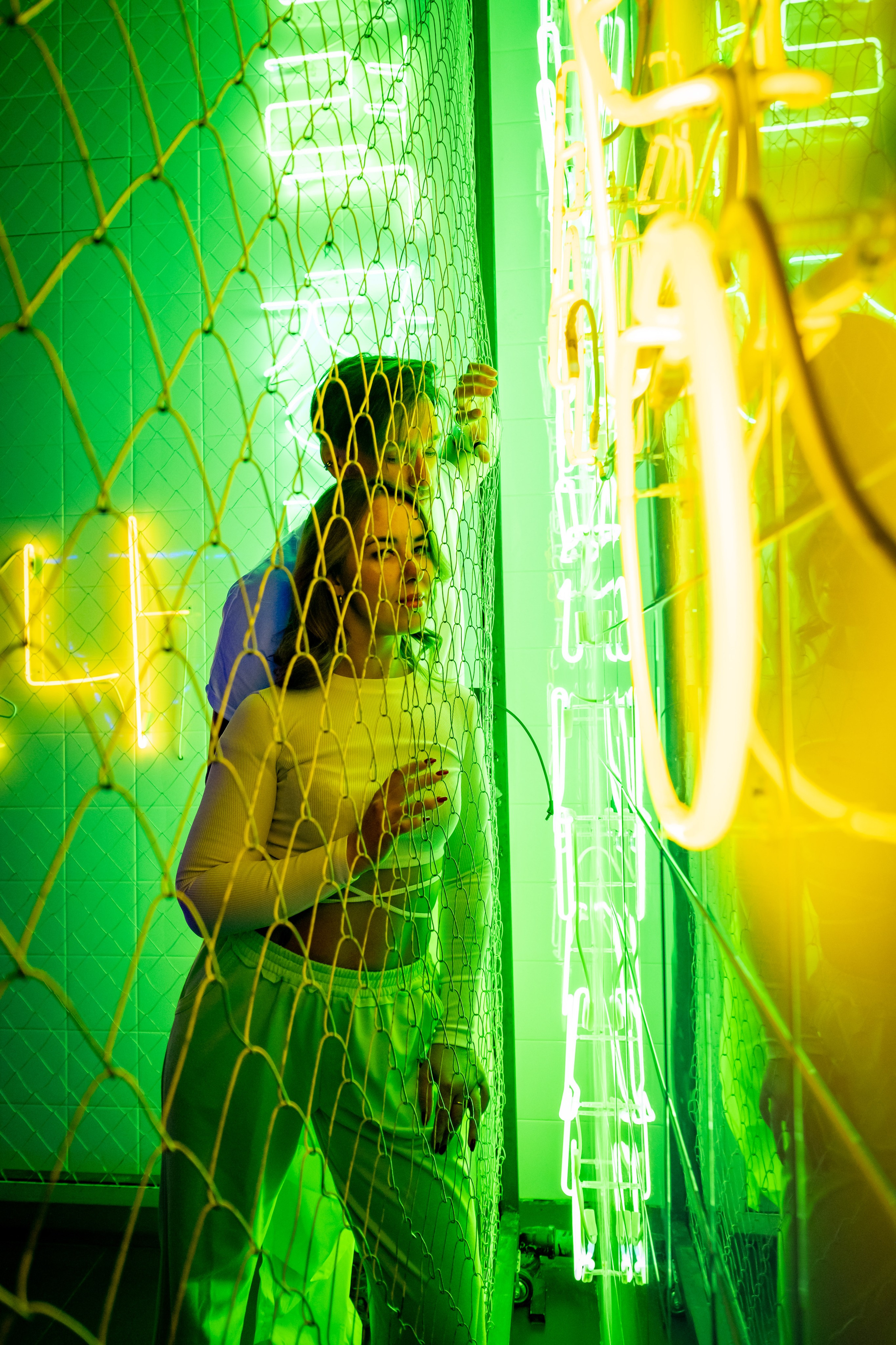 Съёмка в студии. Неон. Любовь Потапова