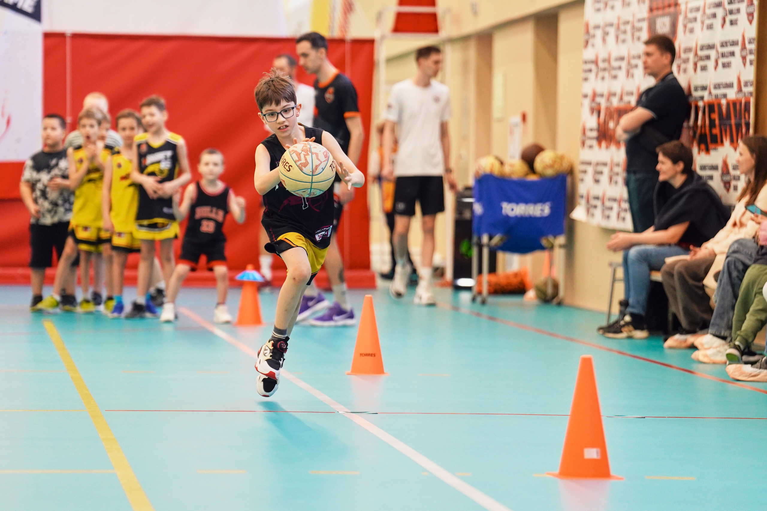 Репортаж с баскетбола (дети). Портретный и репортажный фотограф Вадим Эпов