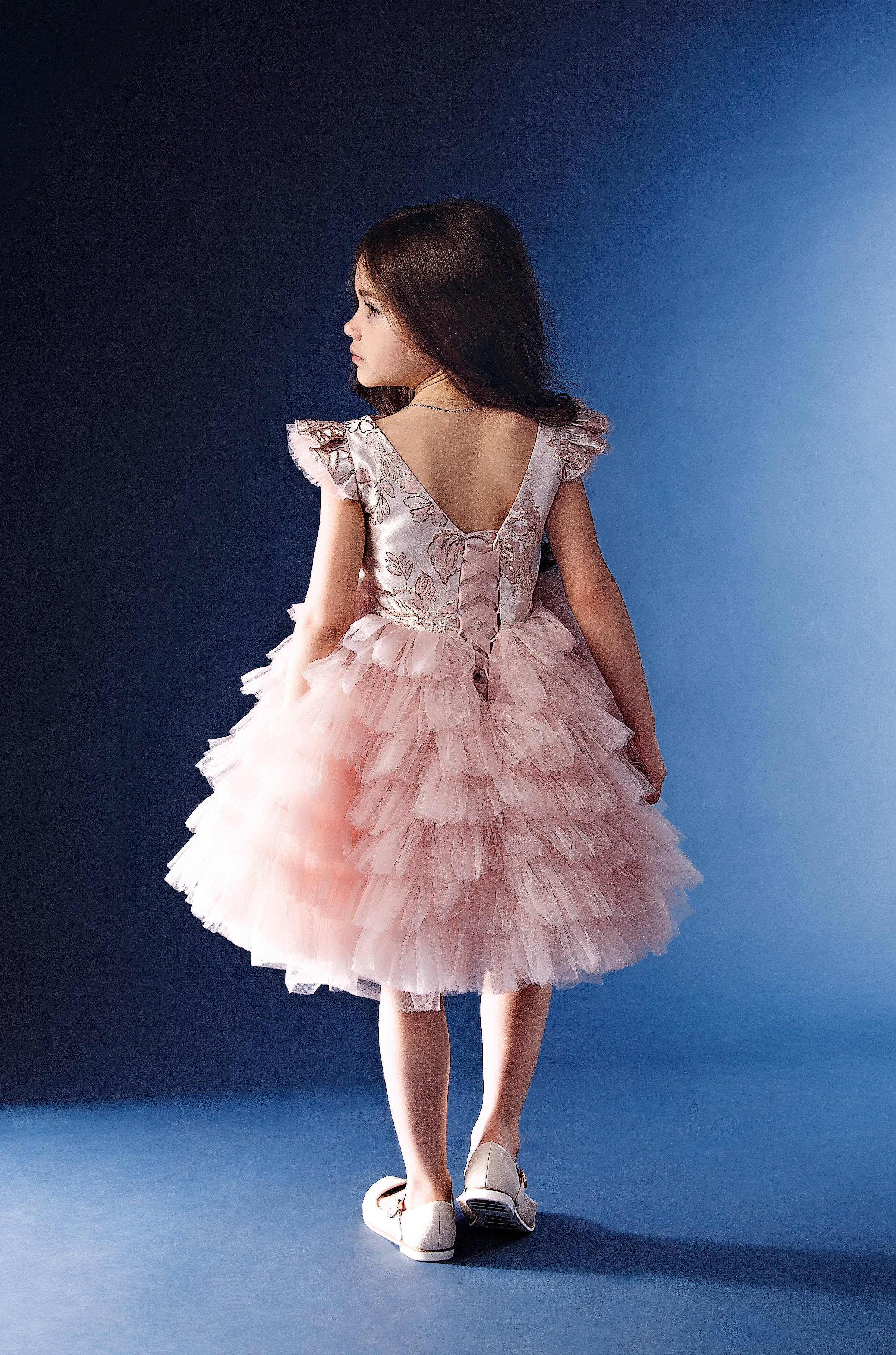 Фотограф Денис Зимин, сьёмка для маркетплейсов в городе Ростове-на-Дон. Выпускные альбомы, фотограф Денис Зимин в городе Ростове-на-Дону