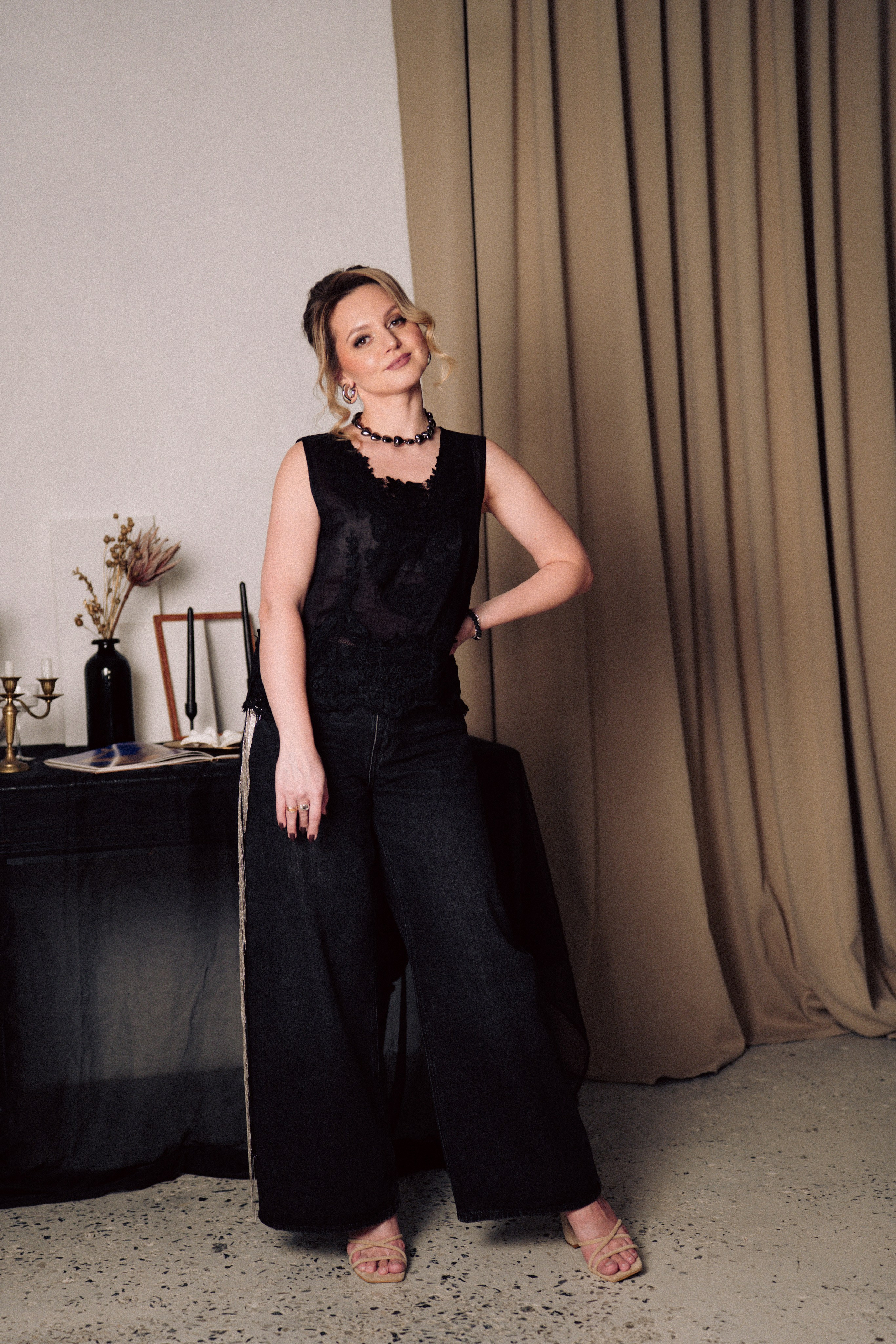 НОВОГОДНЯЯ ФОТОСЕСИИЯ В СТУДИИ ДЛЯ ДЕВУШКИ И ПРОГУЛКА ПО ЧЕРНЫШЕВСКОЙ. Профессиональный фотограф, Санкт-Петербург — Виктория Богомолова