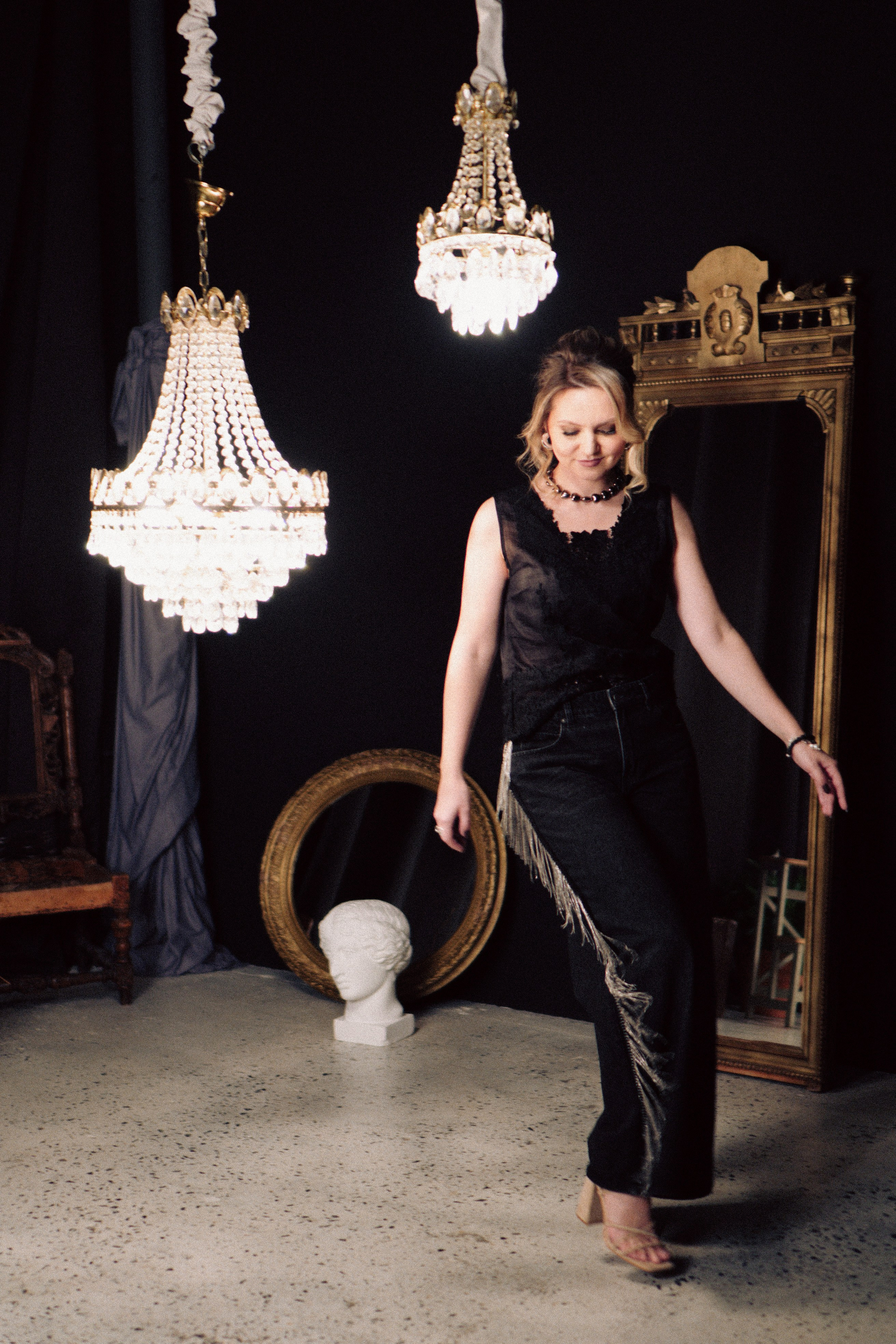 НОВОГОДНЯЯ ФОТОСЕСИИЯ В СТУДИИ ДЛЯ ДЕВУШКИ И ПРОГУЛКА ПО ЧЕРНЫШЕВСКОЙ. Профессиональный фотограф, Санкт-Петербург — Виктория Богомолова